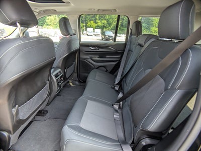 2023 Jeep Grand Cherokee Laredo 4x4