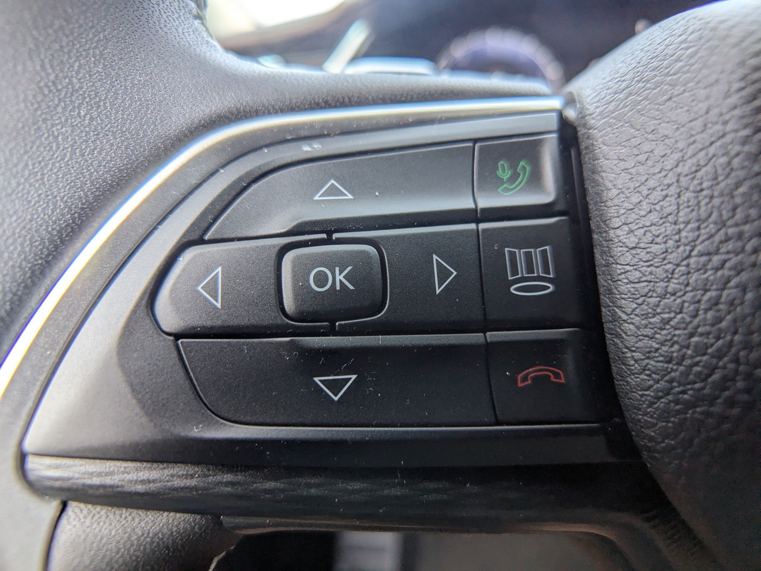 2023 Jeep Grand Cherokee Laredo 4x4