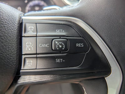2023 Jeep Grand Cherokee Laredo 4x4