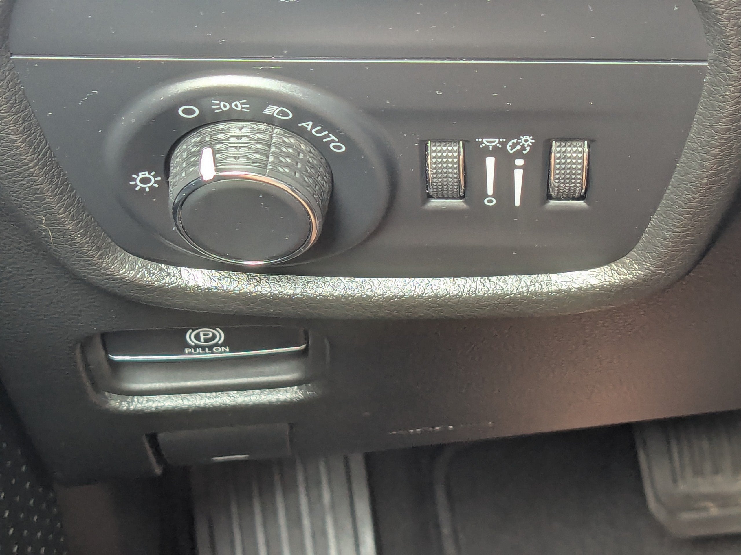 2023 Jeep Grand Cherokee Laredo 4x4