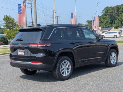 2023 Jeep Grand Cherokee Laredo 4x4