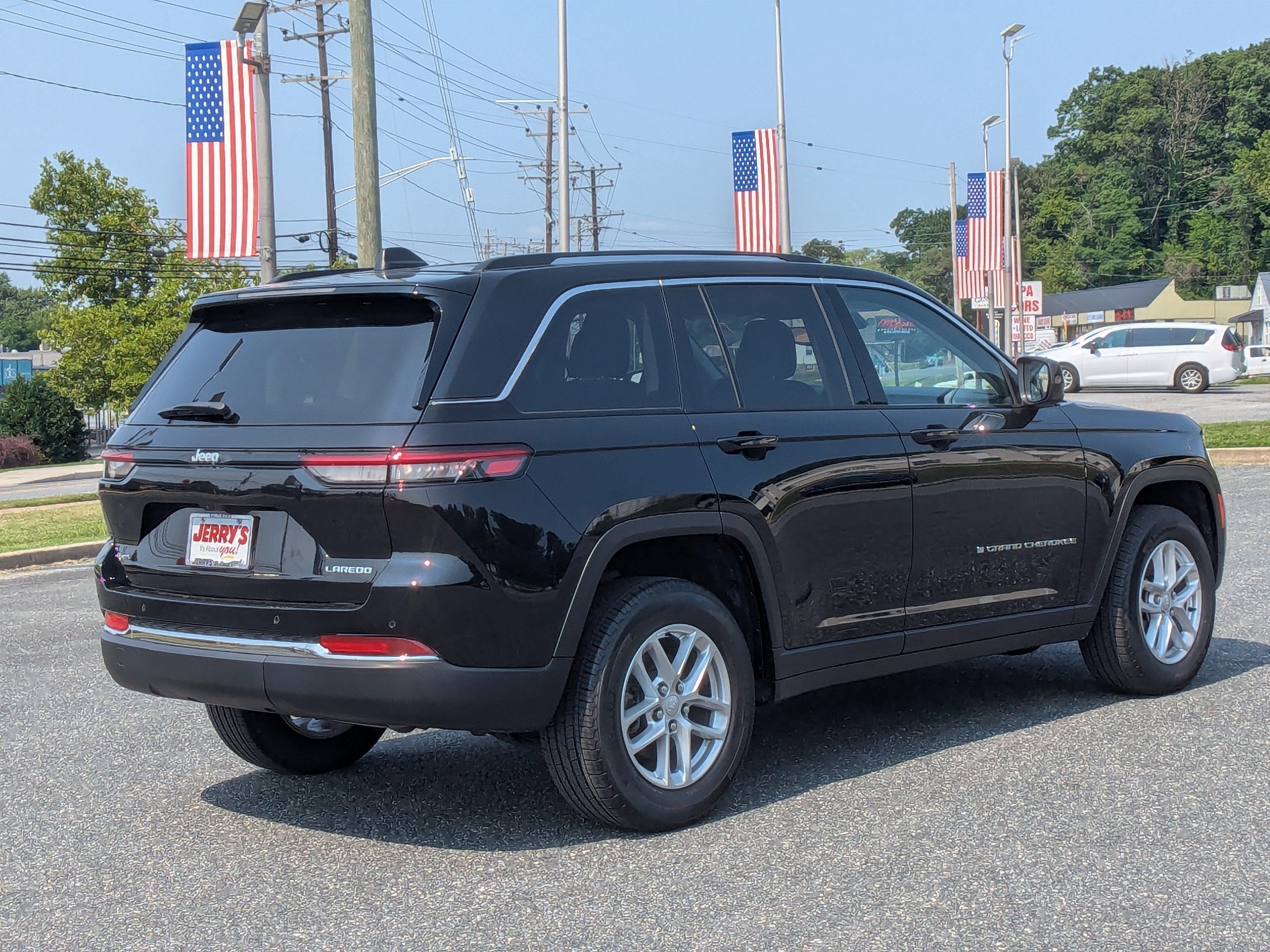 2023 Jeep Grand Cherokee Laredo 4x4