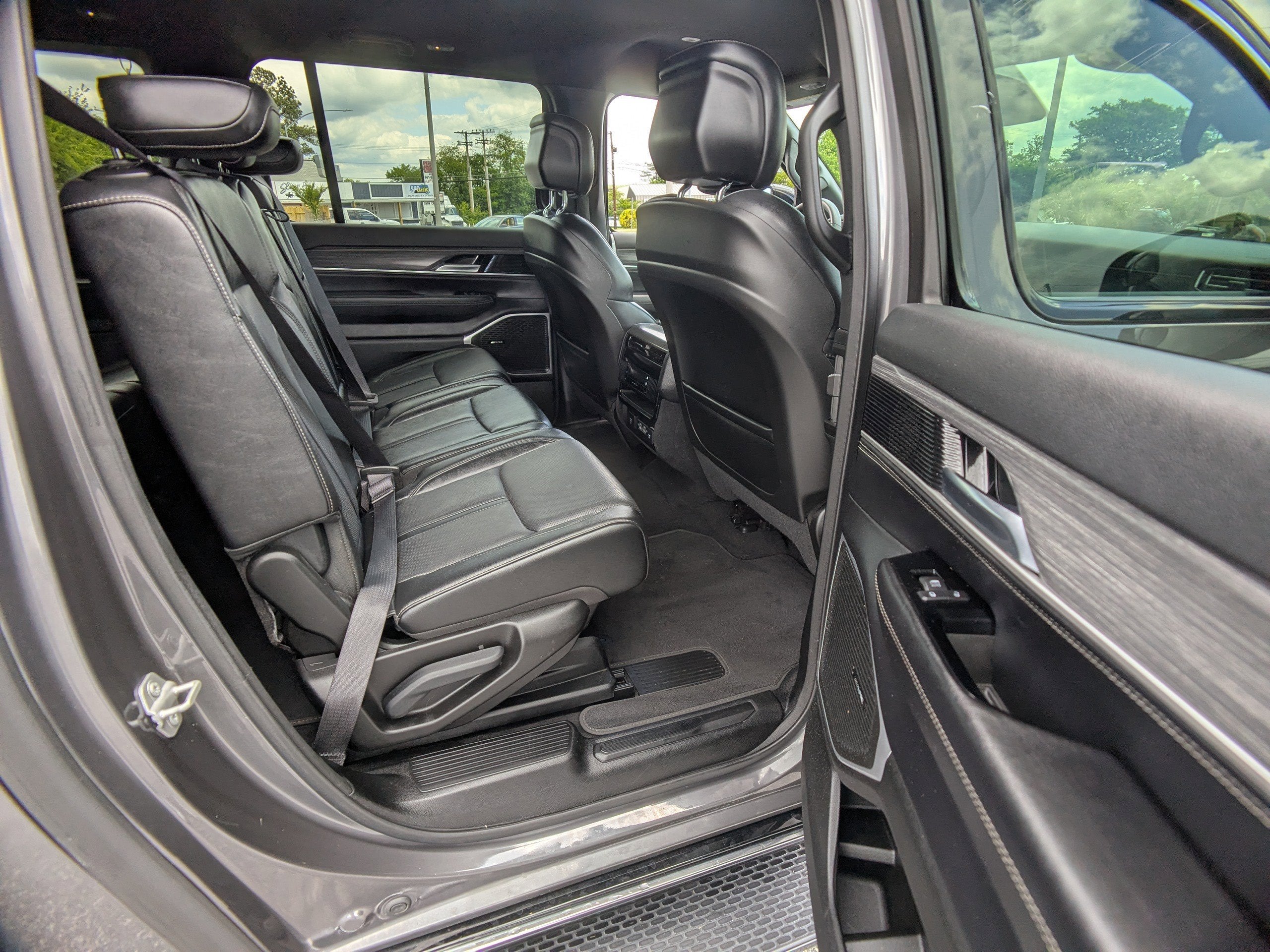 2023 Jeep Wagoneer L Series III
