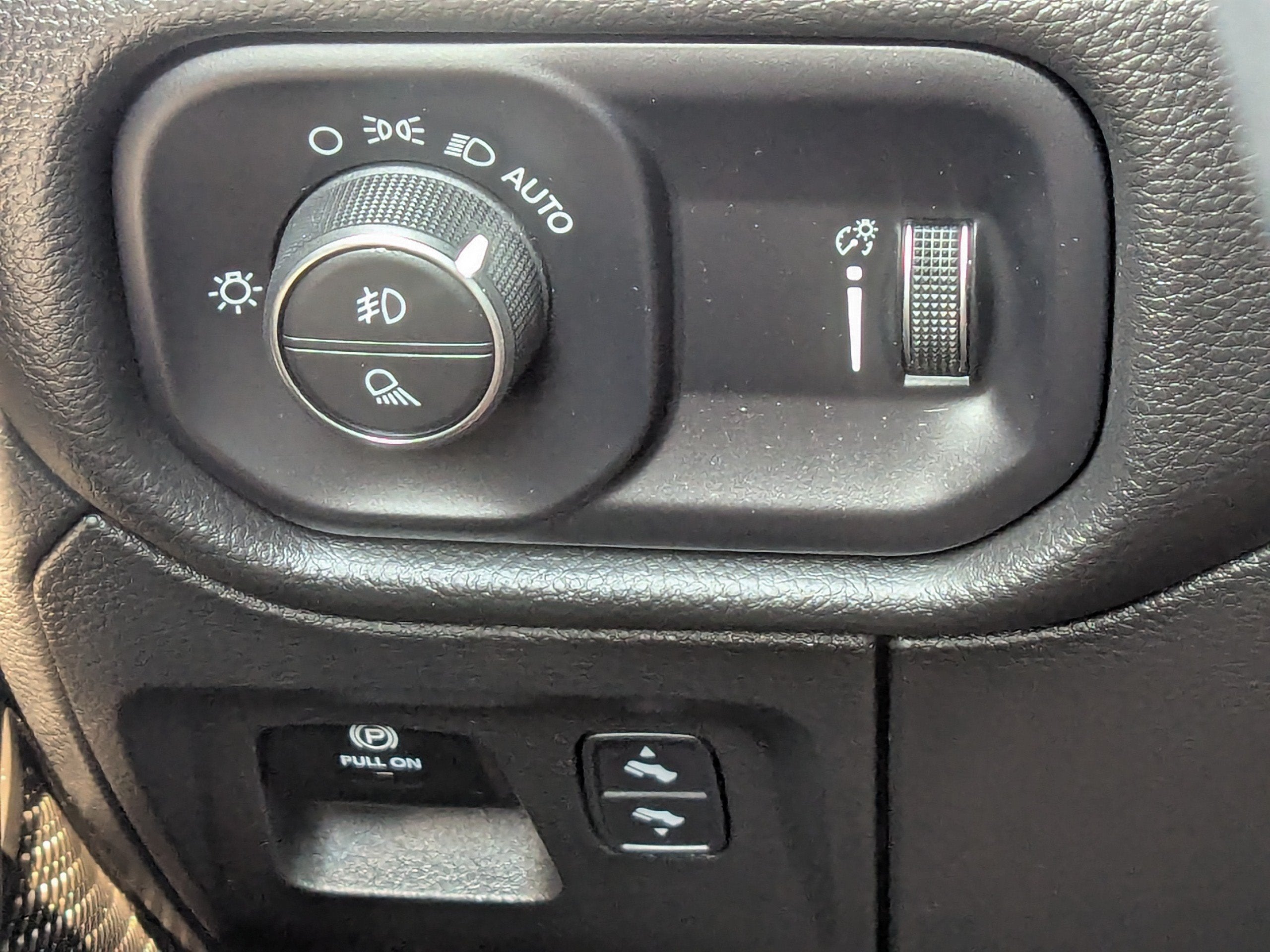 2023 RAM 1500 Big Horn Crew Cab 4x4 5'7" Box