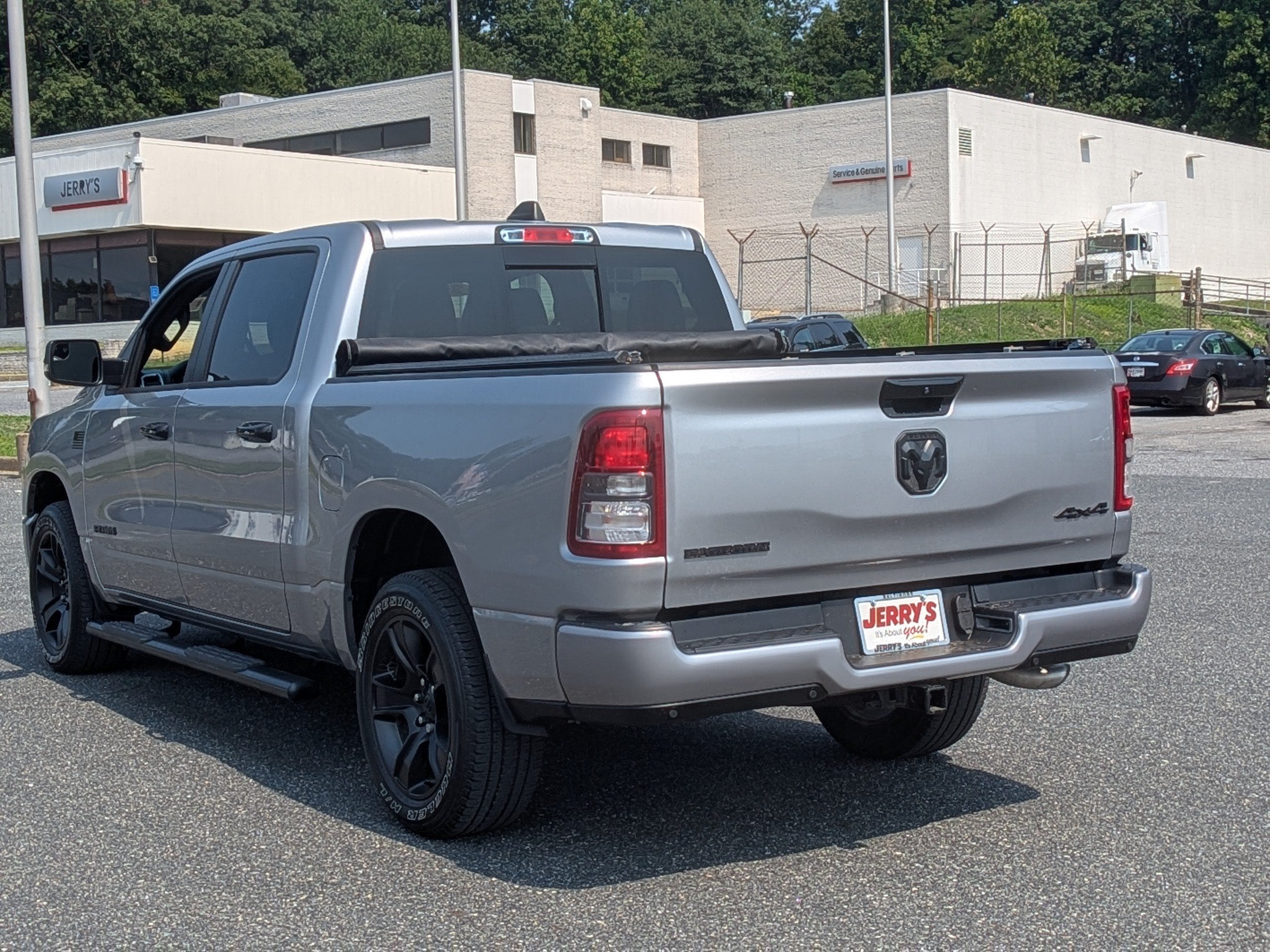 2023 RAM 1500 Big Horn Crew Cab 4x4 5'7" Box