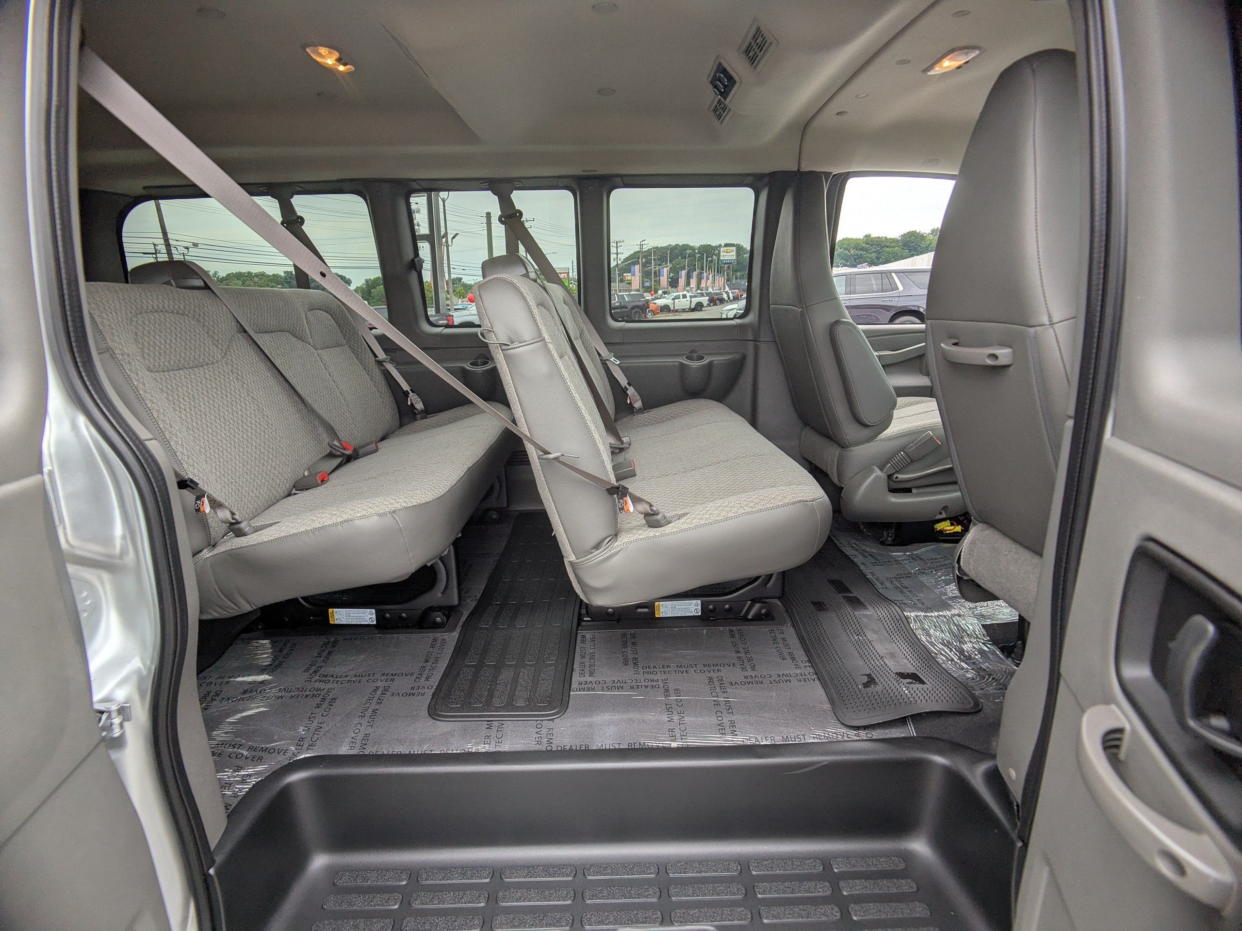 2026 Chevrolet Express Passenger 1LT