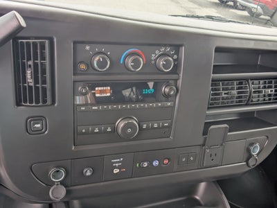 2026 Chevrolet Express Passenger 1LT