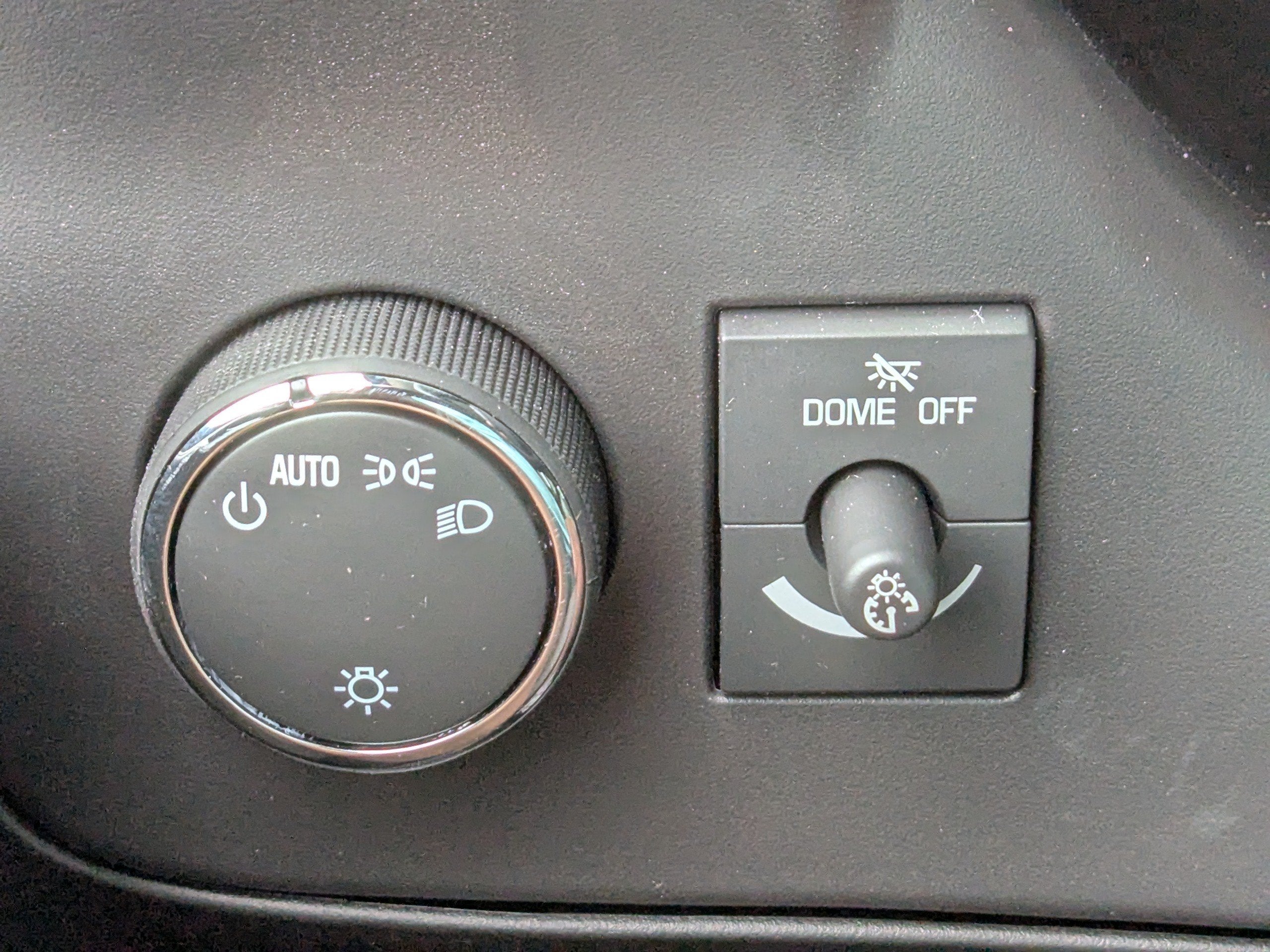 2026 Chevrolet Express Passenger 1LT