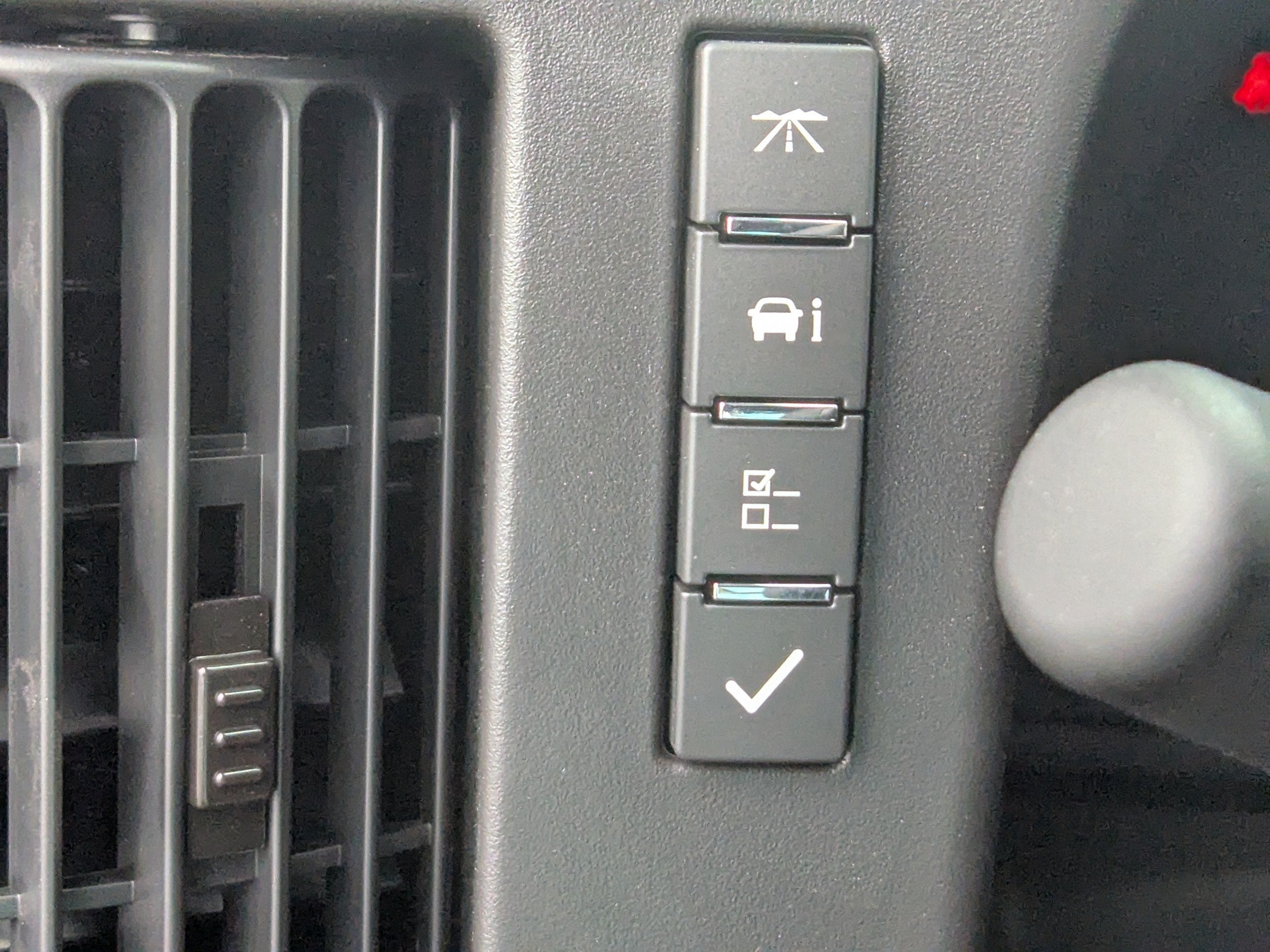 2026 Chevrolet Express Passenger 1LT