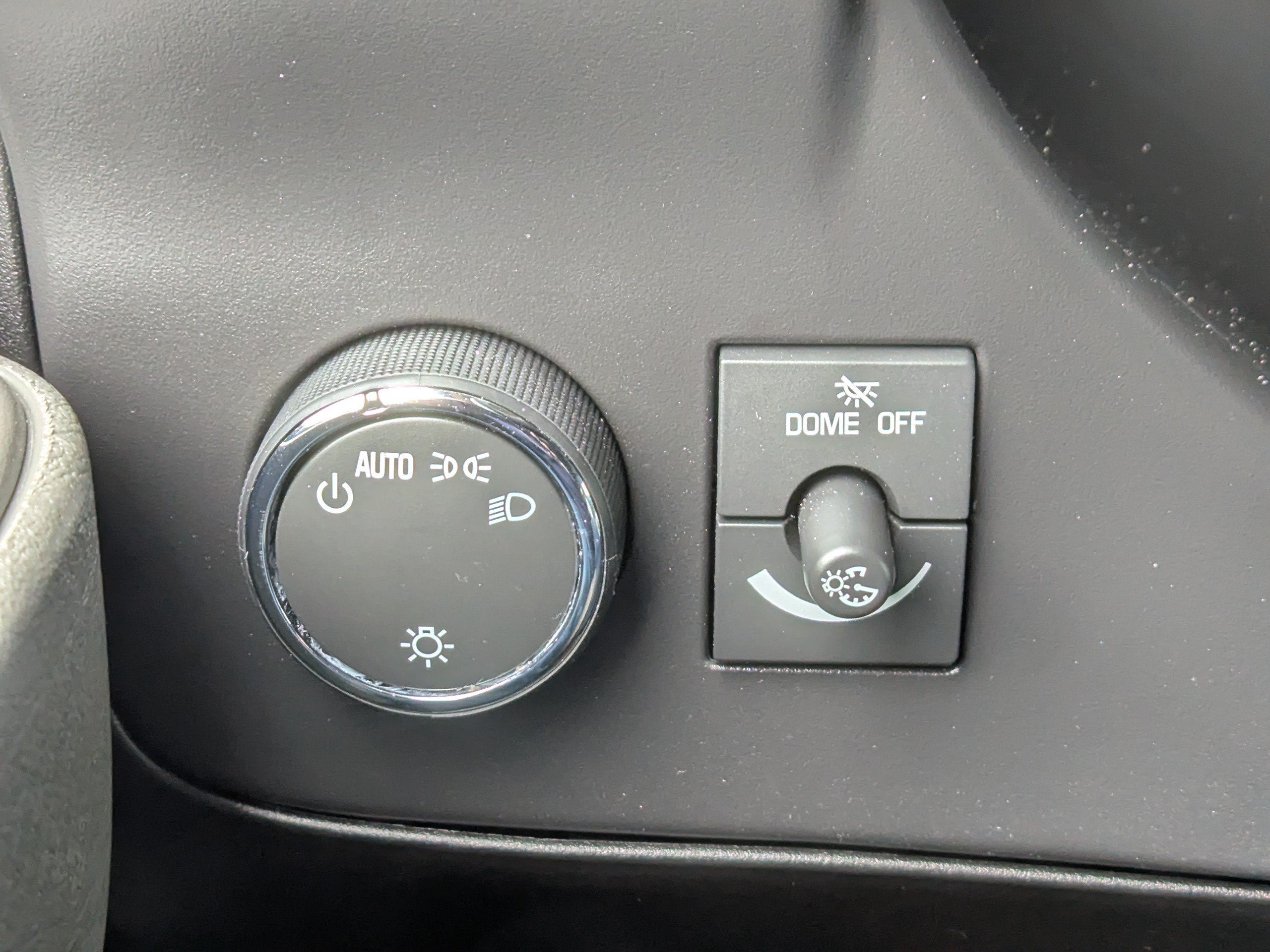 2025 Chevrolet Express Passenger 1LT