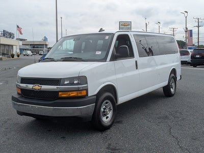 2025 Chevrolet Express Passenger 1LT