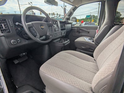 2025 Chevrolet Express Passenger 1LT