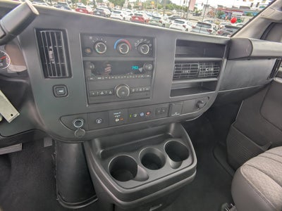 2025 Chevrolet Express Passenger 1LT