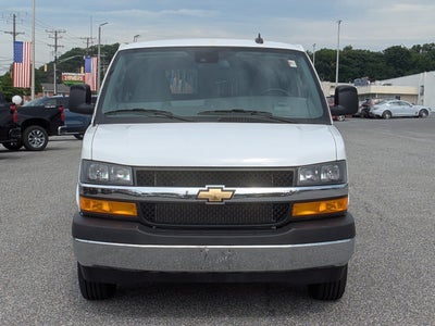 2025 Chevrolet Express Passenger 1LT