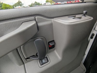 2025 Chevrolet Express Passenger 1LT