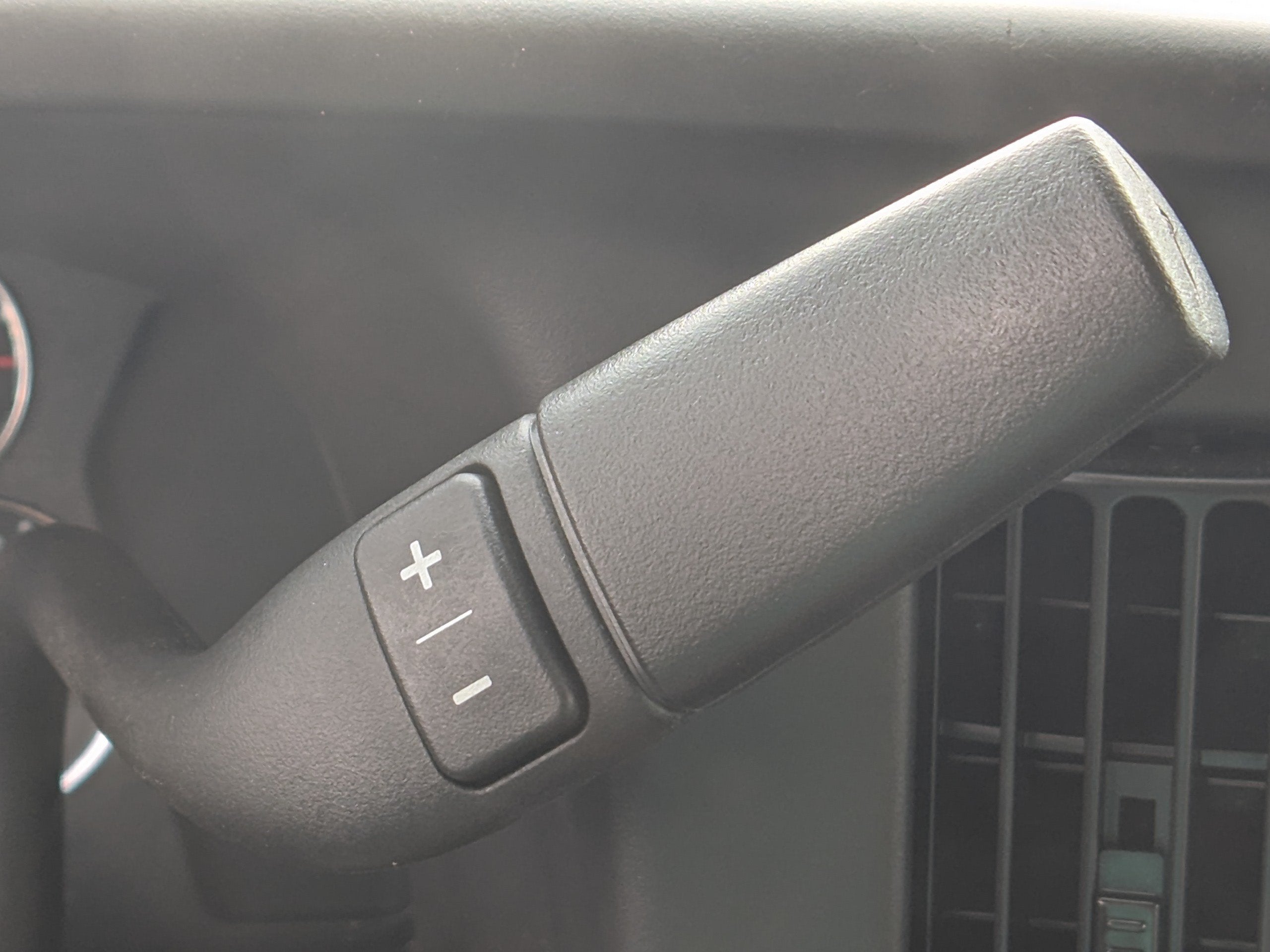 2025 Chevrolet Express Passenger 1LT