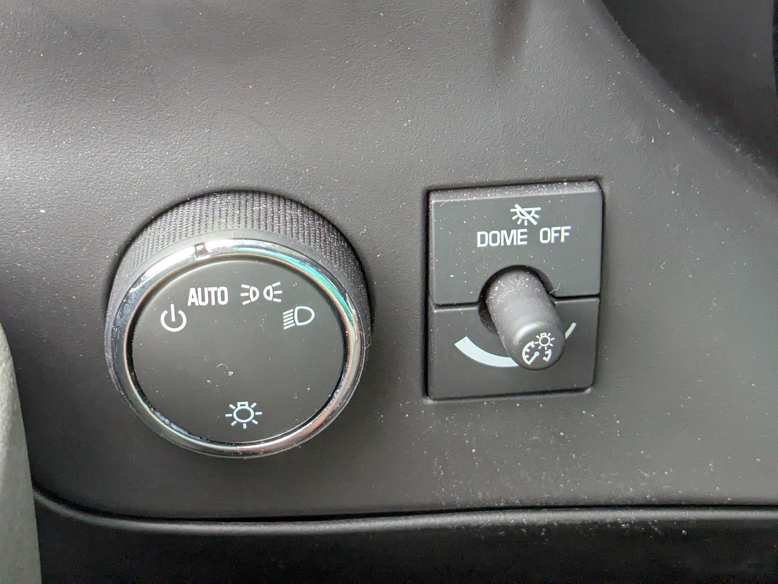 2025 Chevrolet Express Passenger 1LT