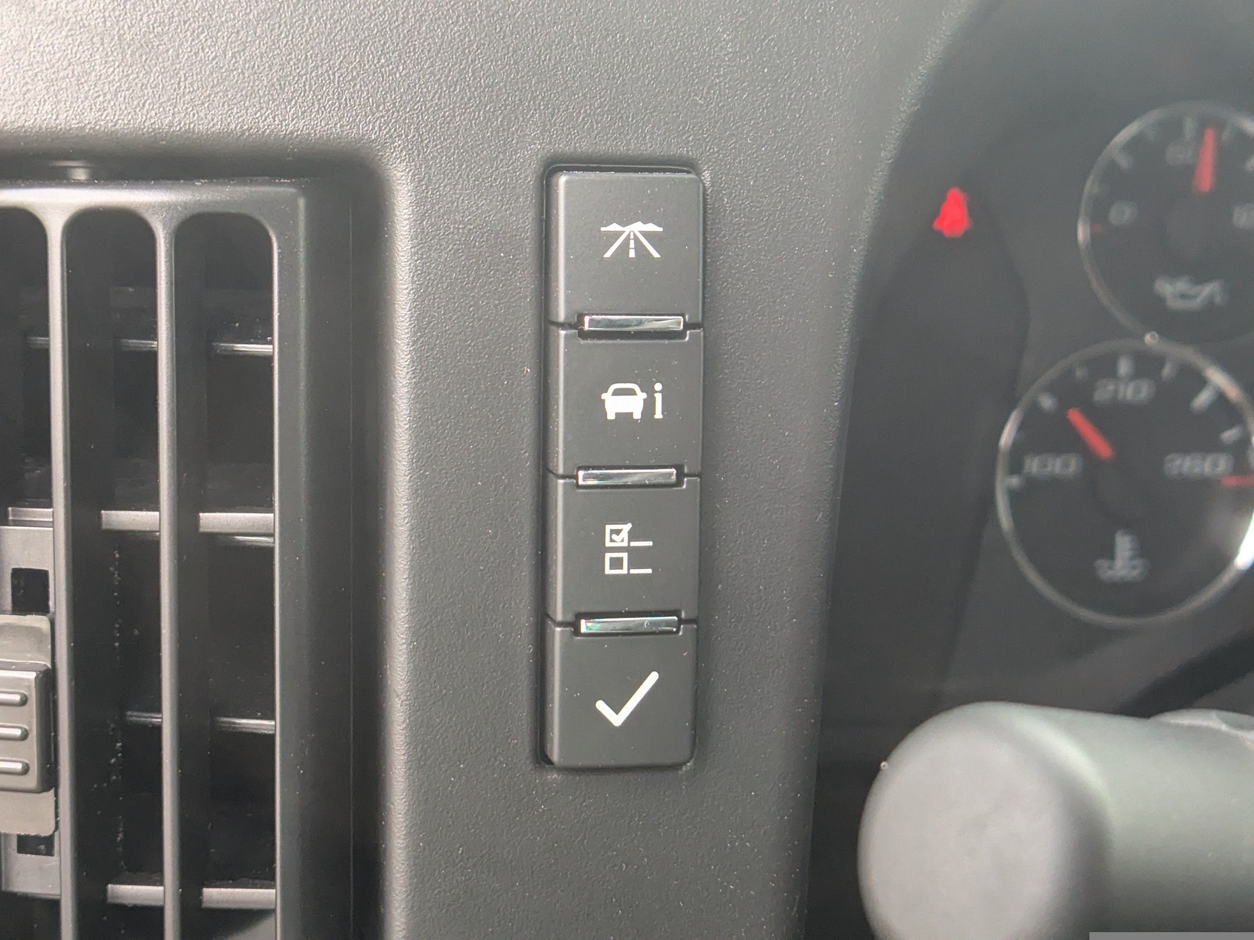 2025 Chevrolet Express Passenger 1LT