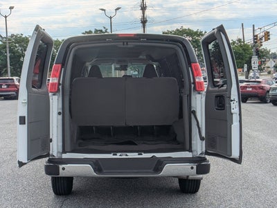 2025 Chevrolet Express Passenger 1LT