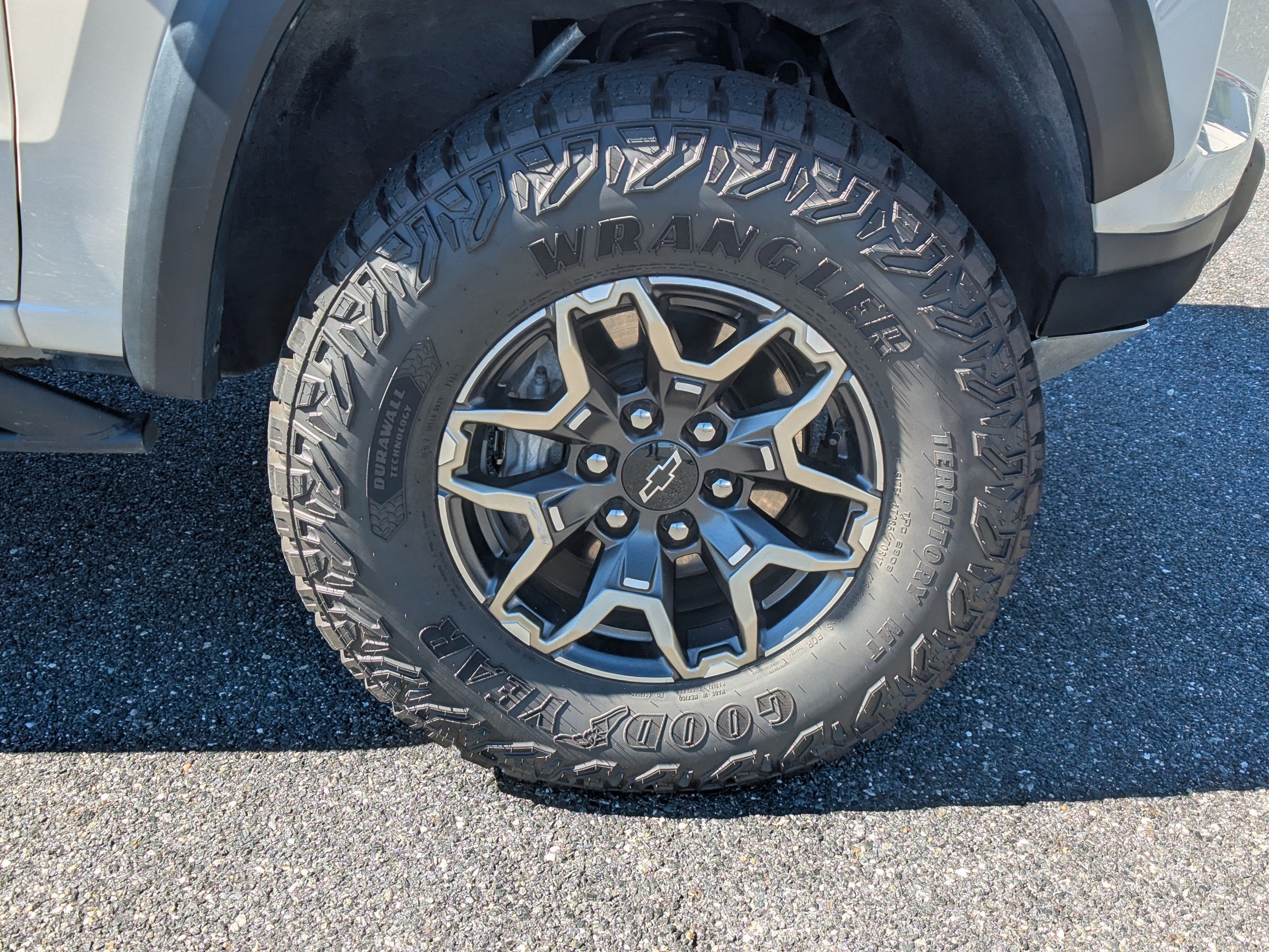 2026 Chevrolet Colorado ZR2 - Photo 10