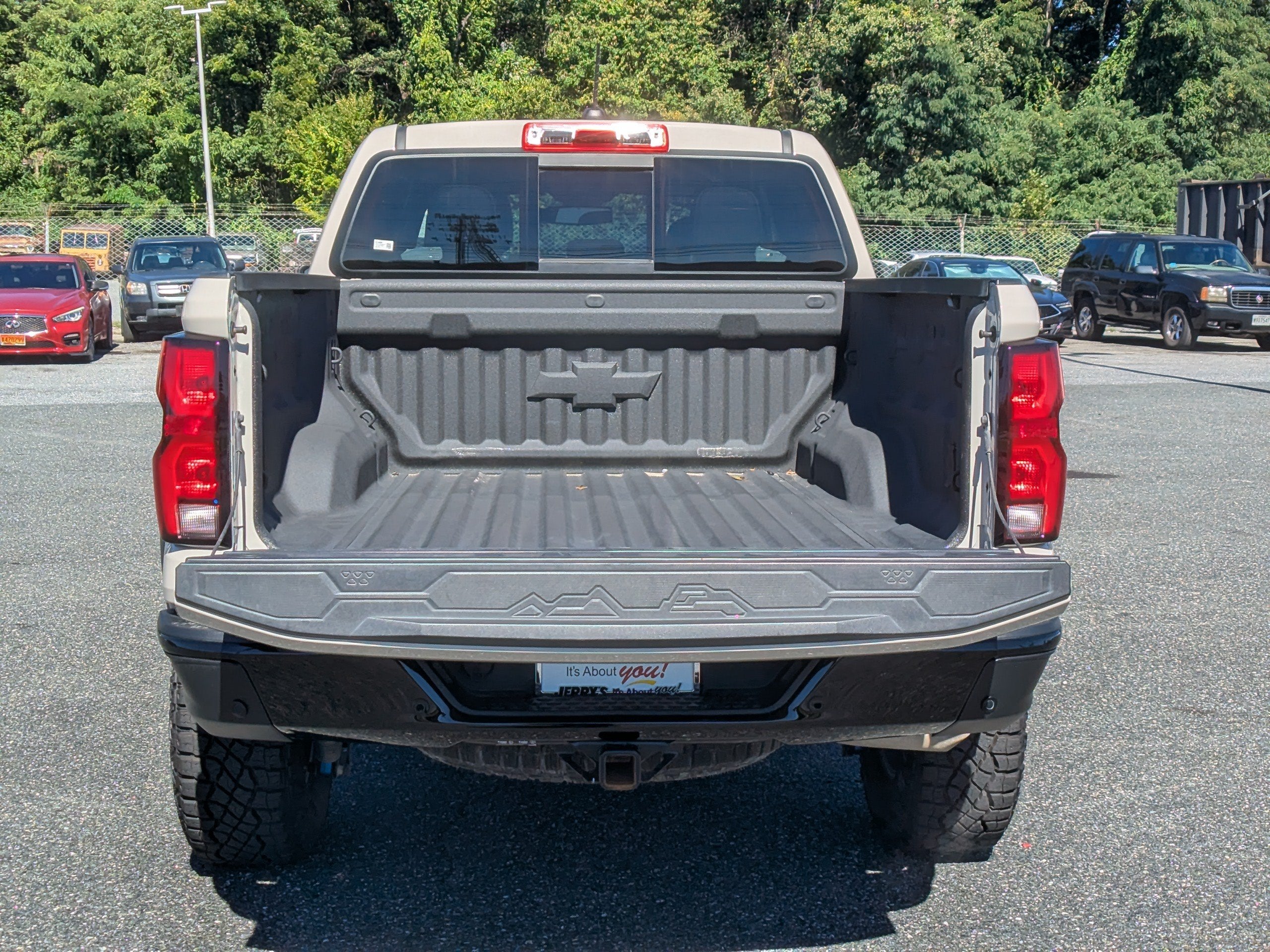 2026 Chevrolet Colorado ZR2 - Photo 7