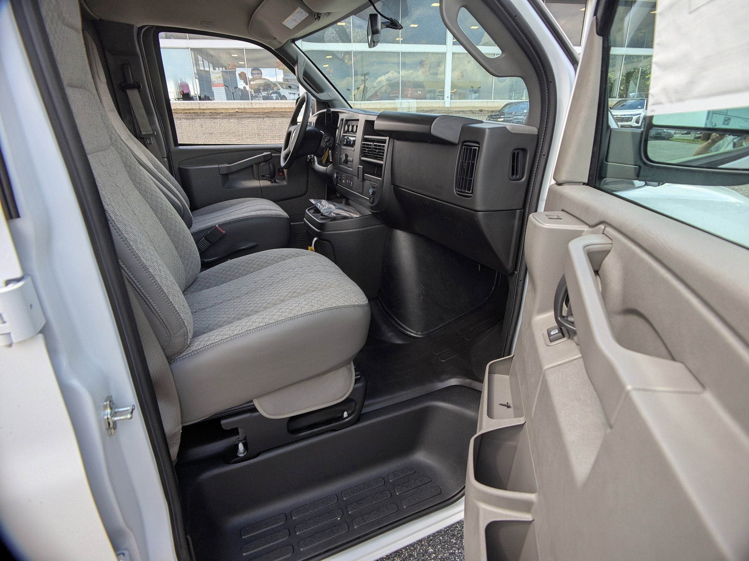 2025 Chevrolet Express Cargo 2500 WT