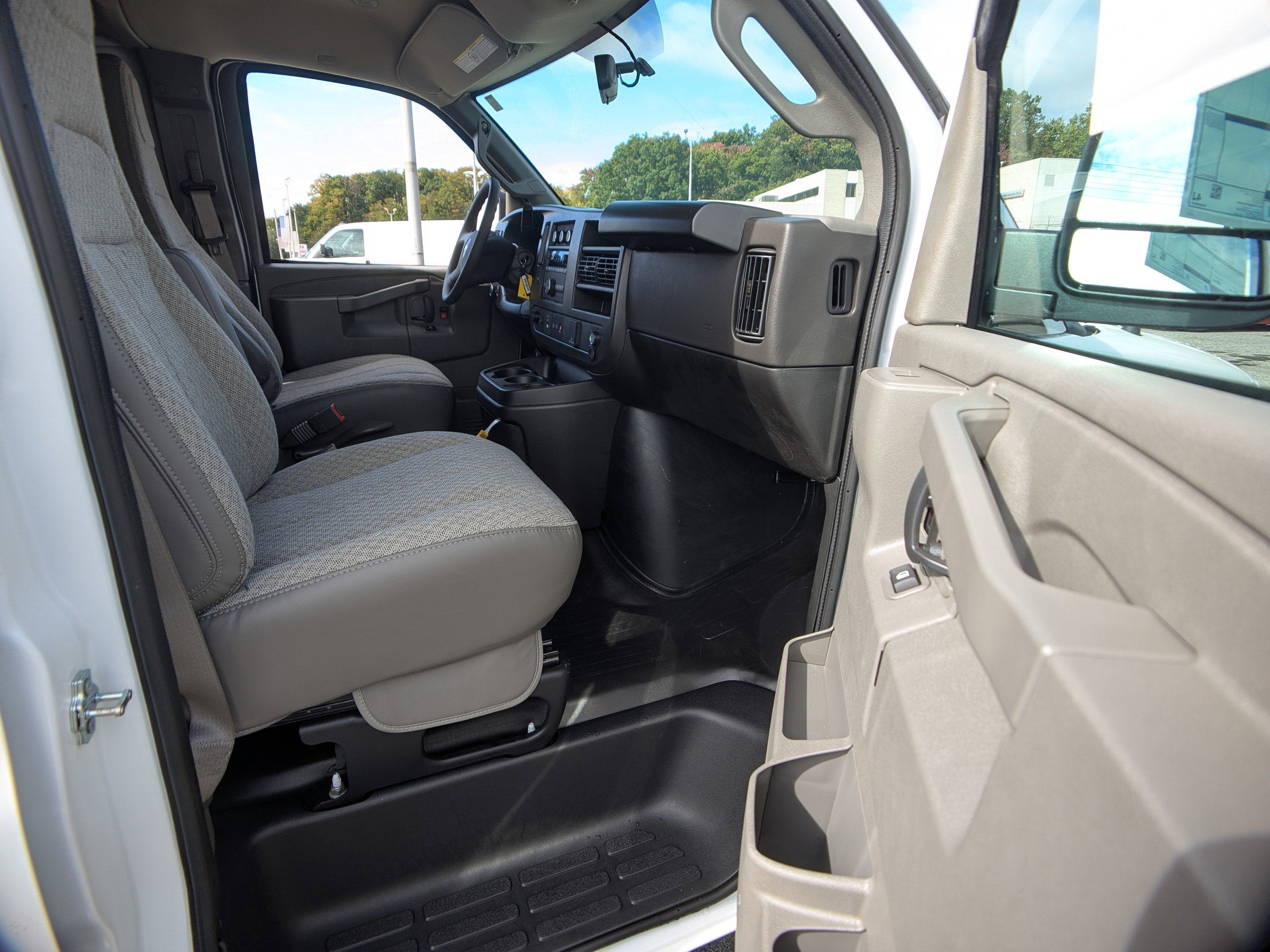 2025 Chevrolet Express Cargo 2500 WT