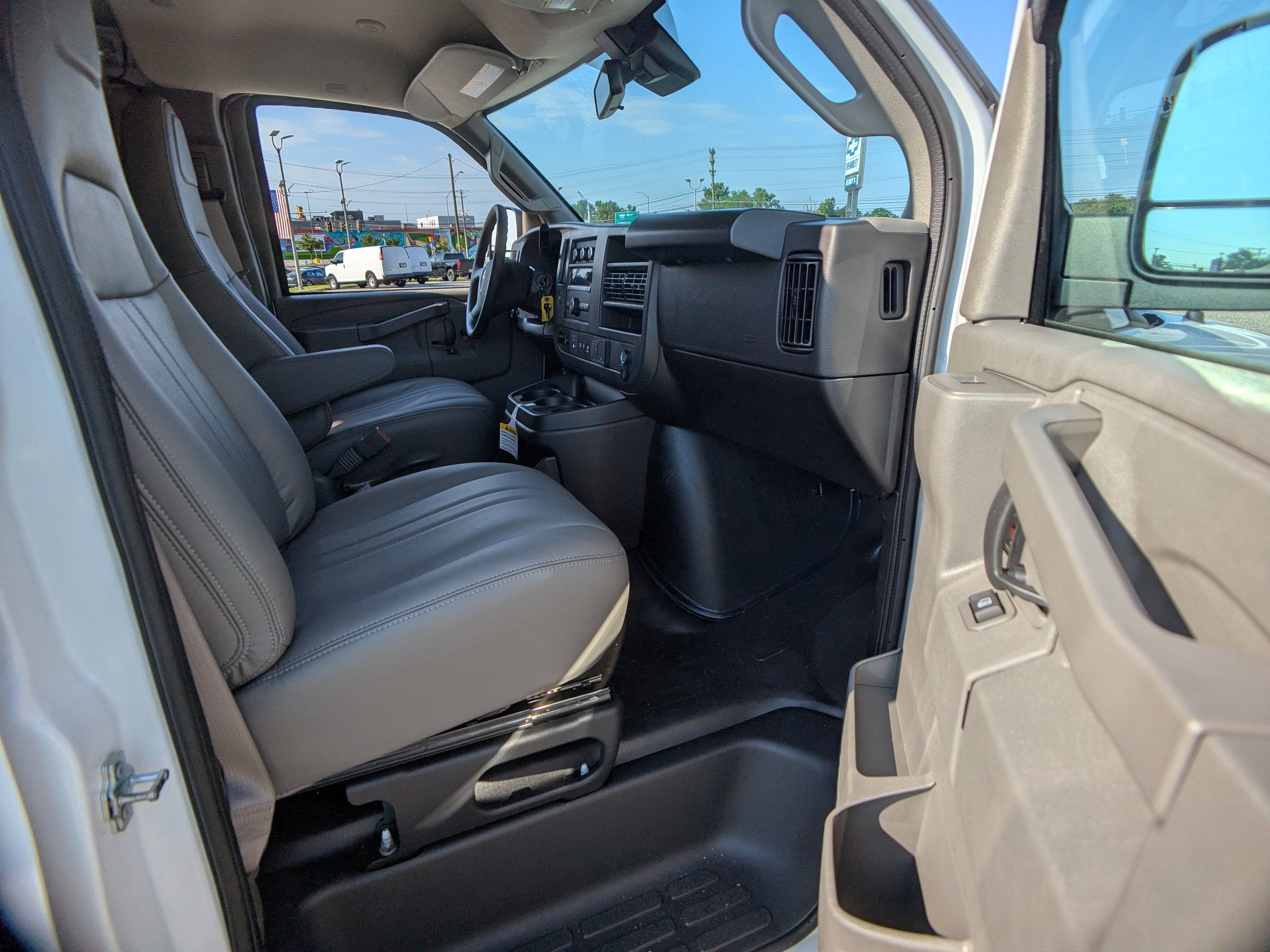 2025 Chevrolet Express Cargo 2500 WT