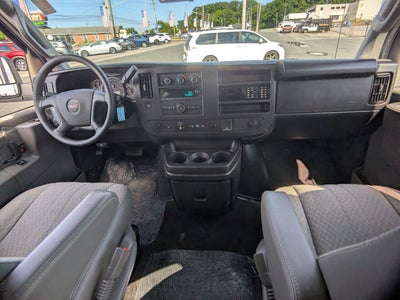2025 GMC Savana Passenger LT