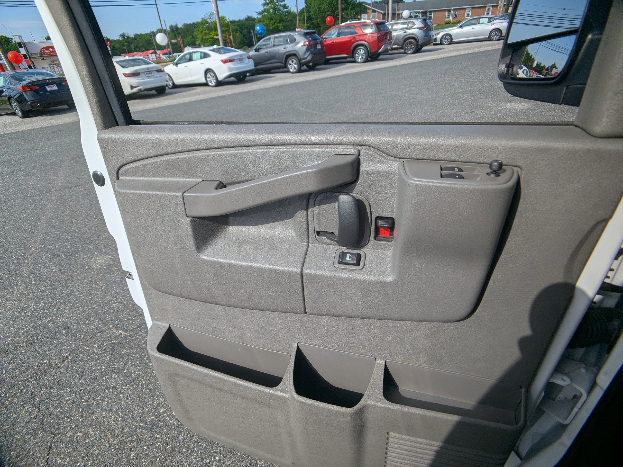 2025 GMC Savana Passenger LT