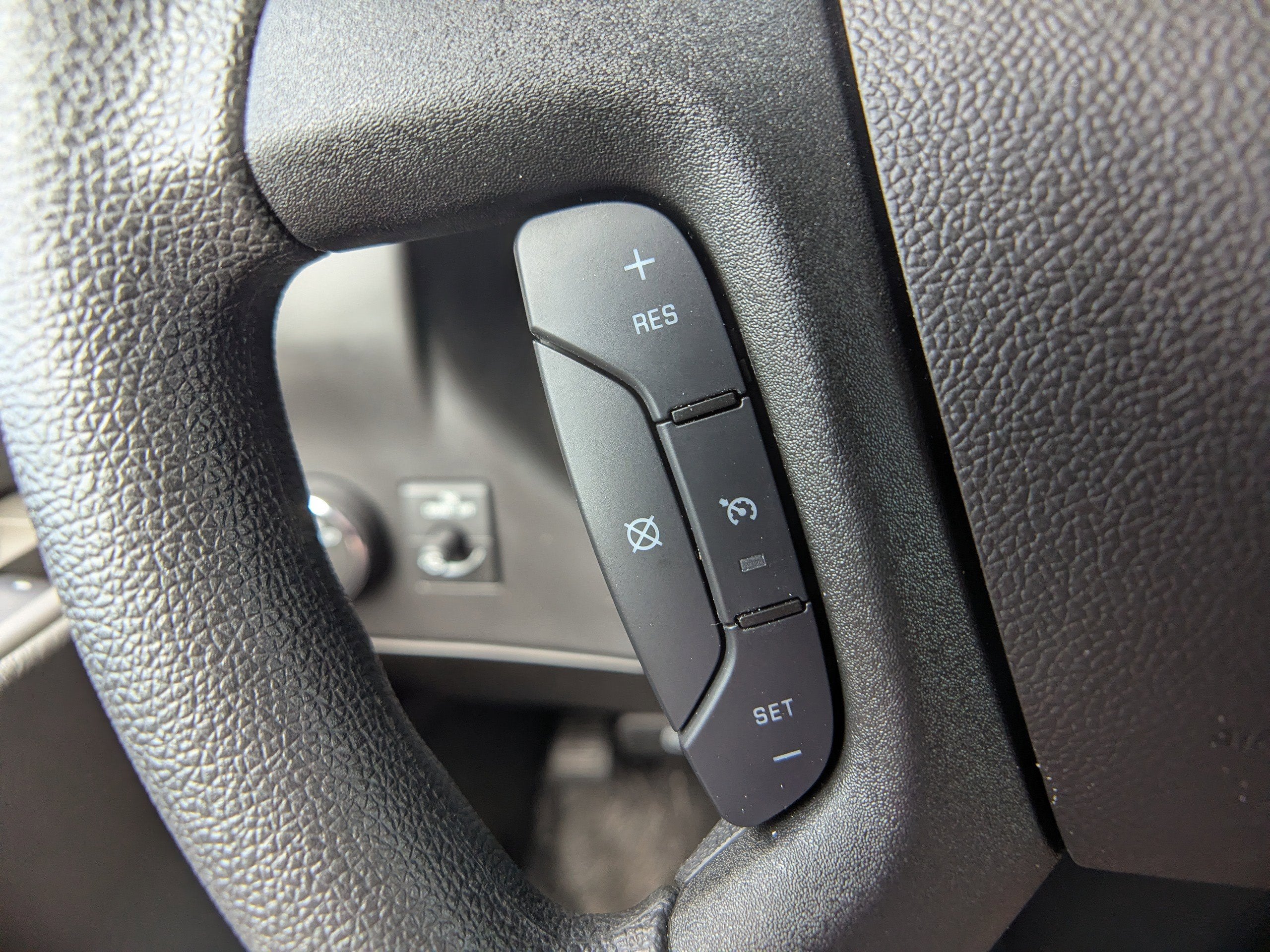 2025 GMC Savana Passenger LT