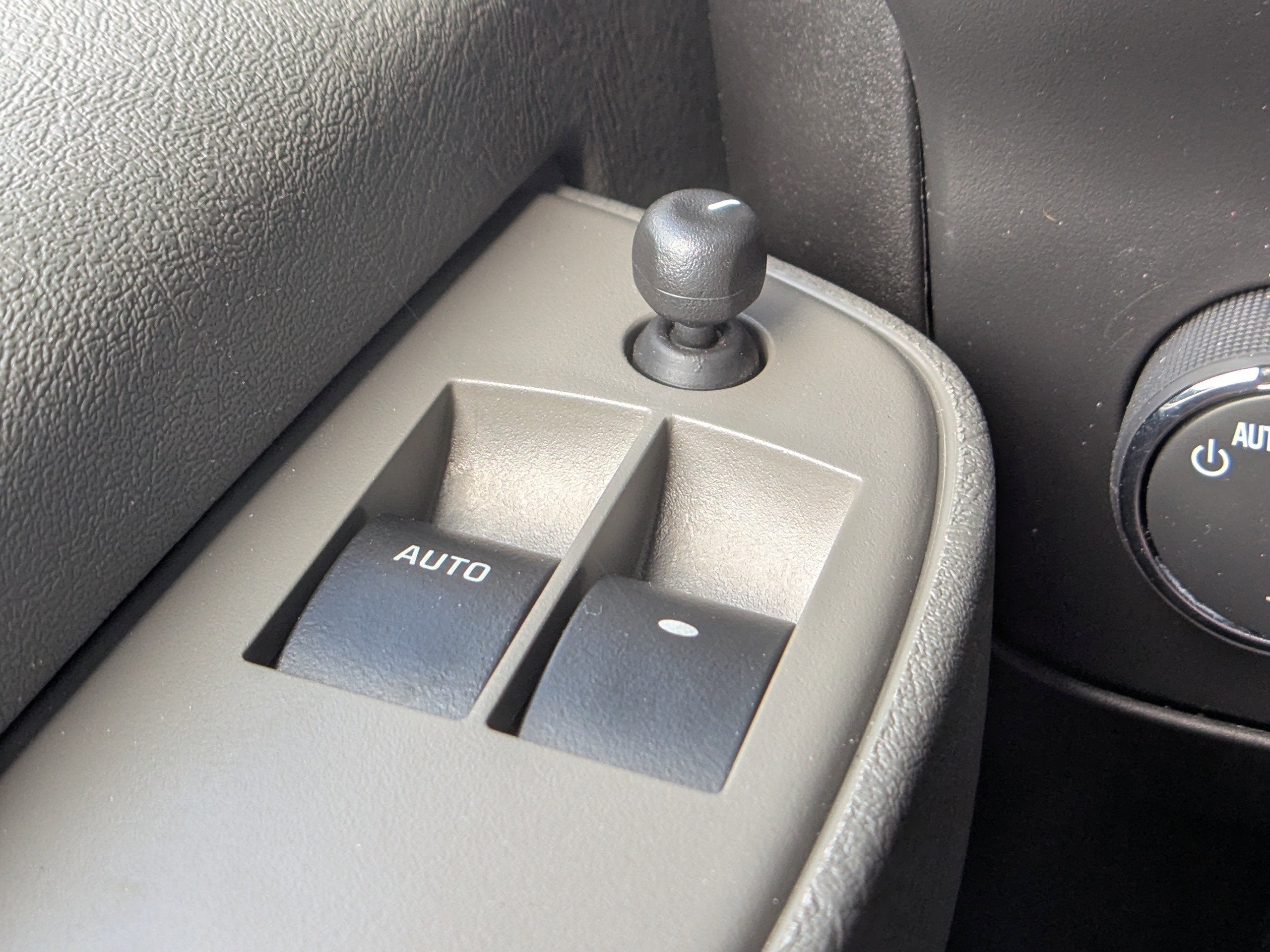 2025 GMC Savana Passenger LT