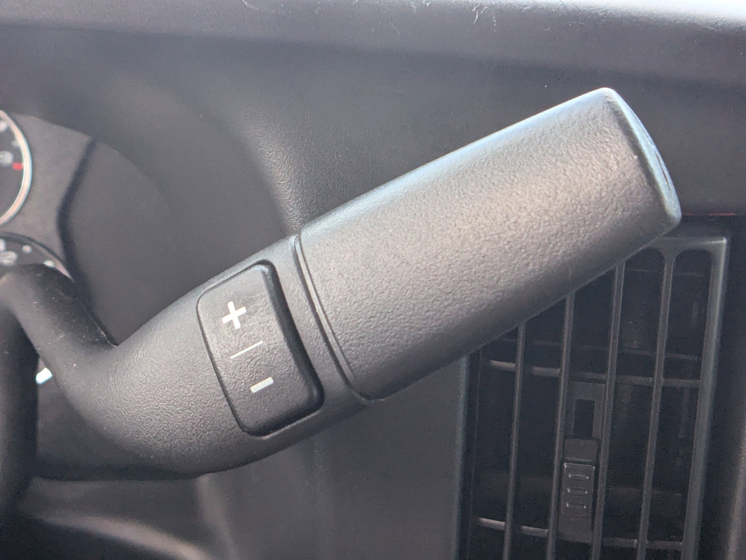 2025 GMC Savana Passenger LT
