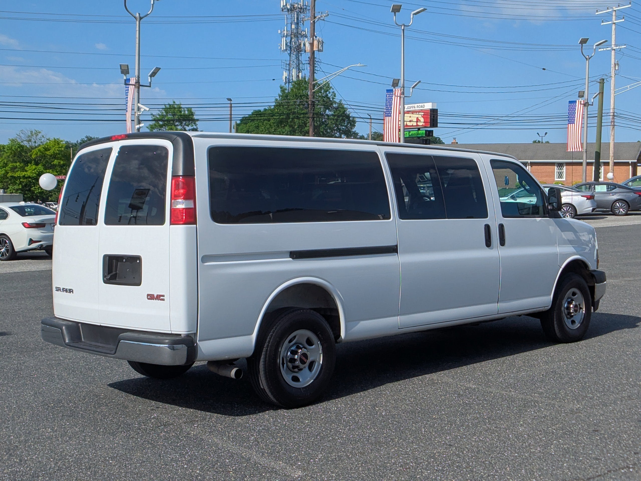 2025 GMC Savana Passenger LT