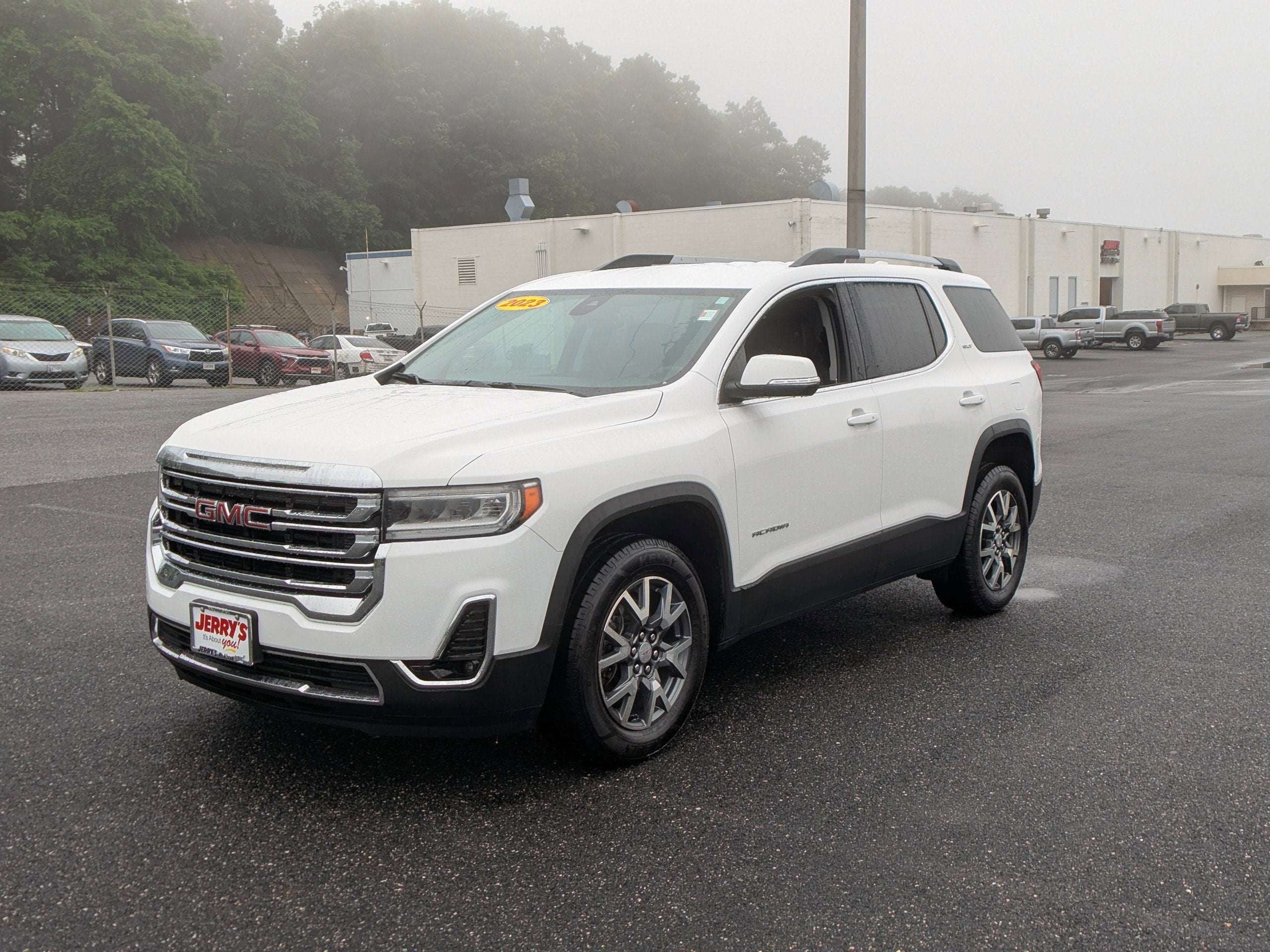 2023 GMC Acadia SLT