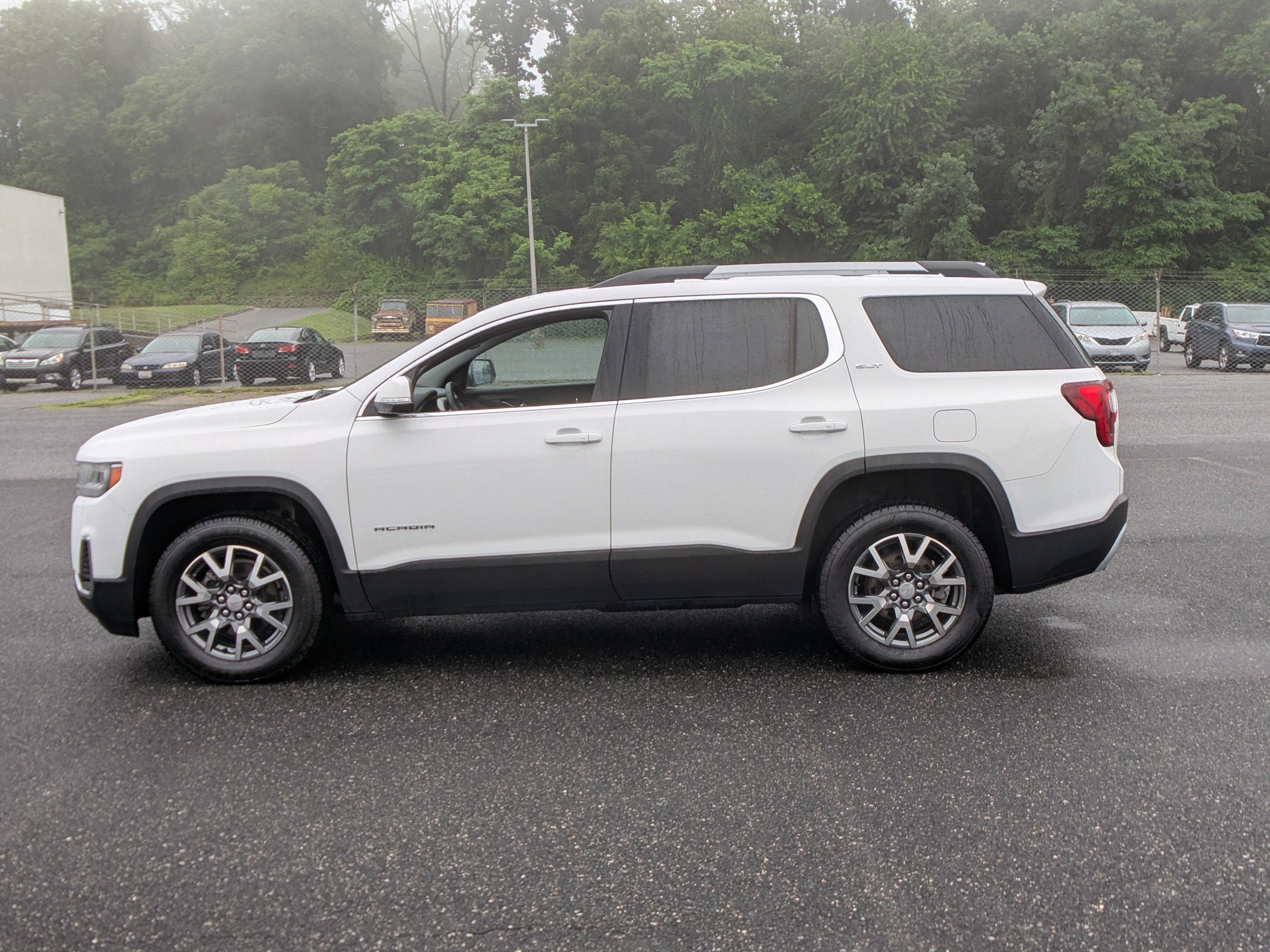 2023 GMC Acadia SLT