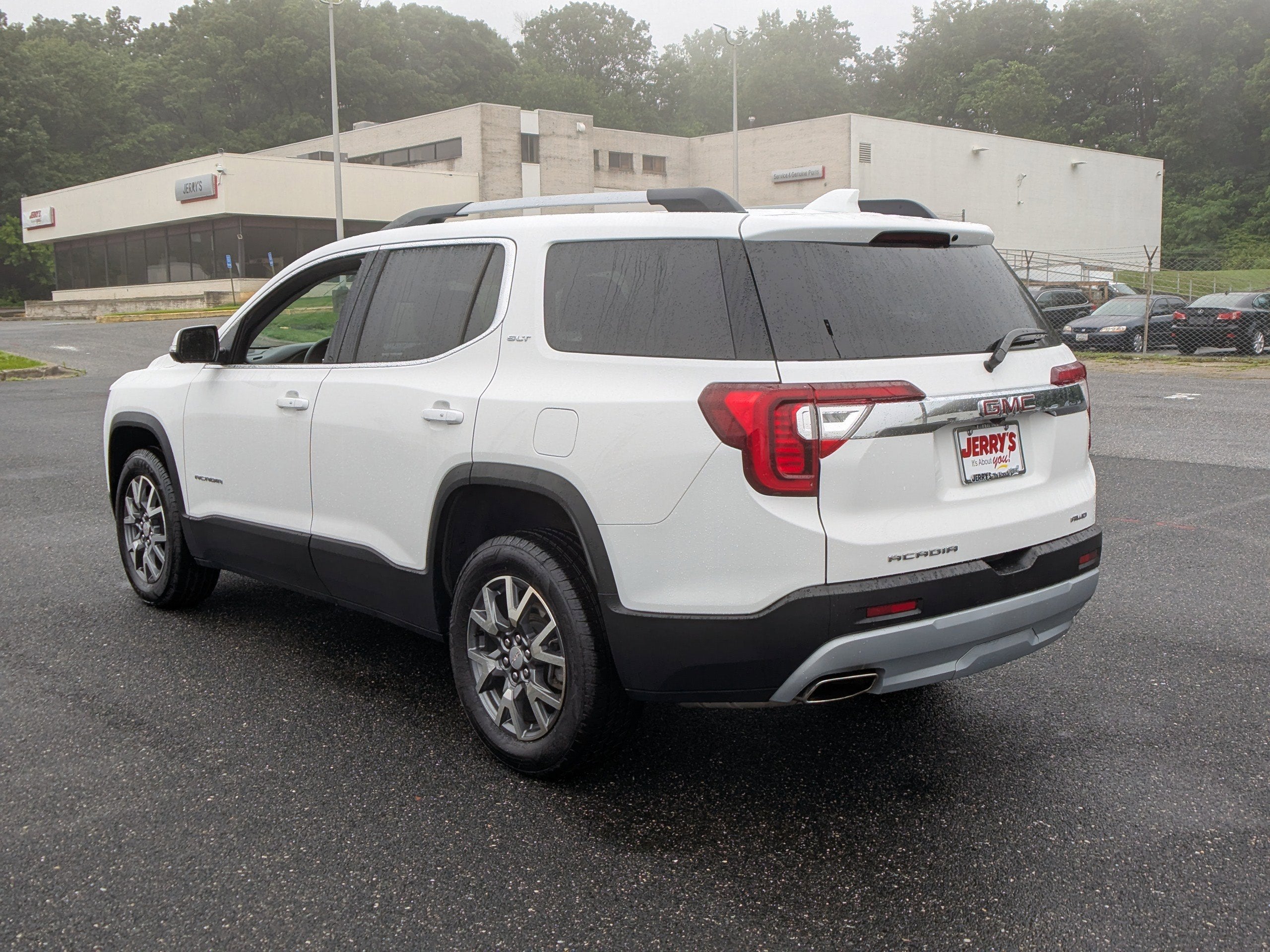 2023 GMC Acadia SLT