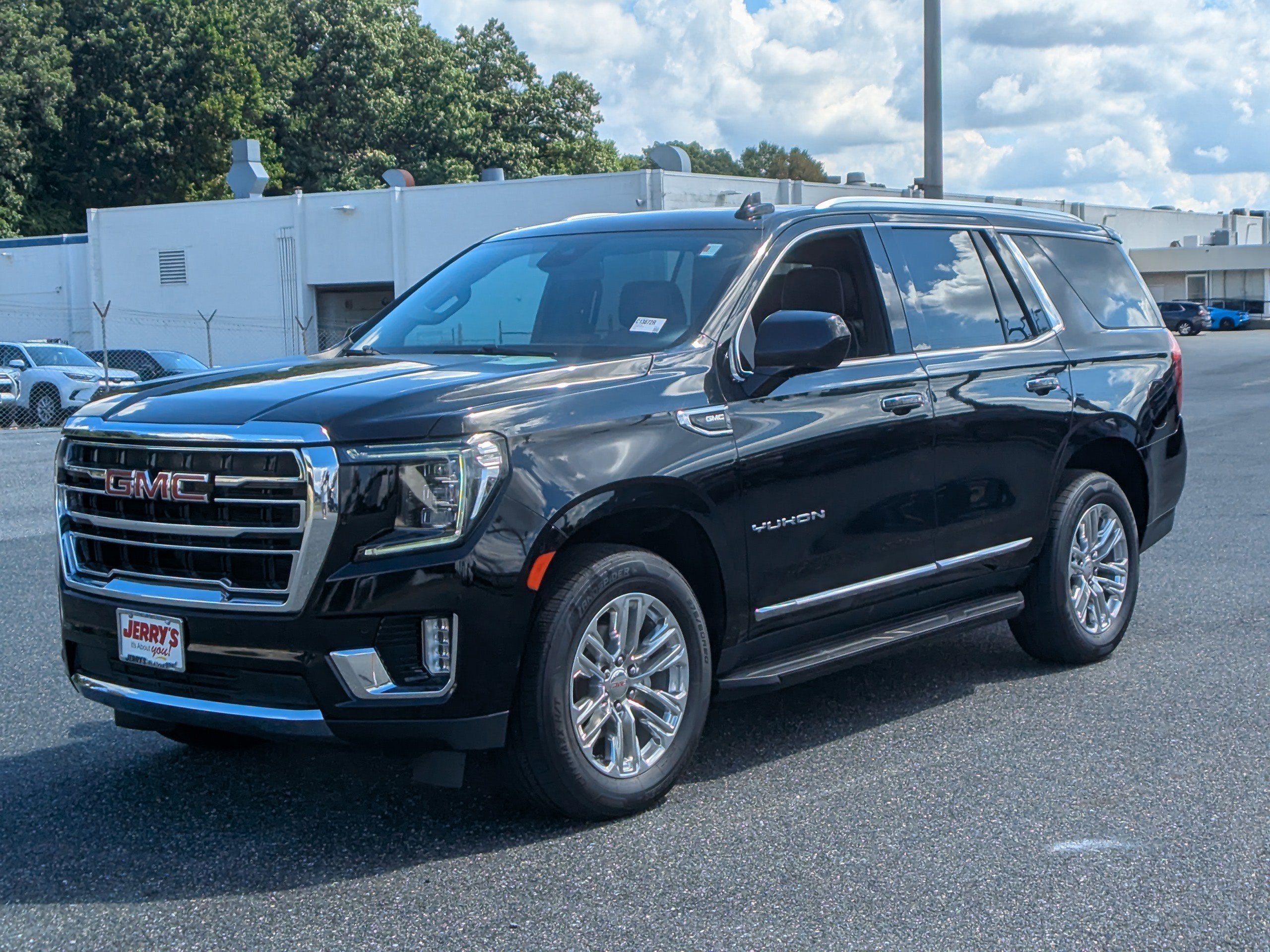 2023 GMC Yukon SLT