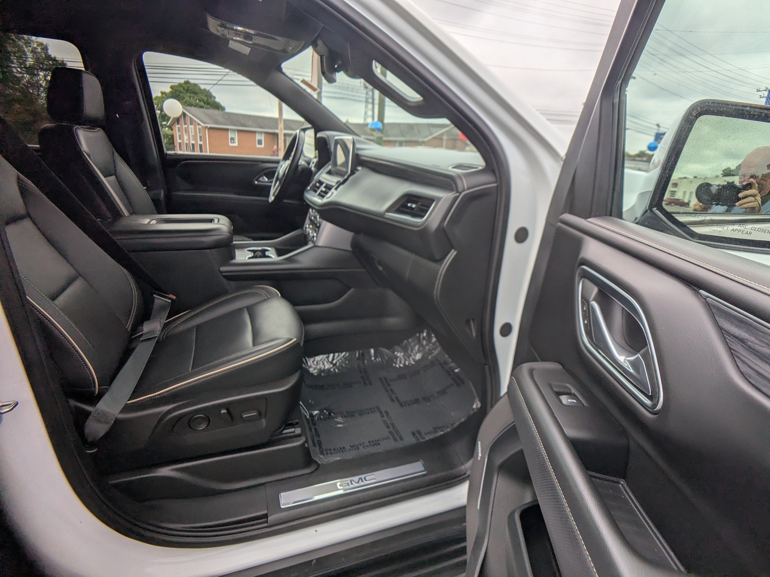 2024 GMC Yukon XL SLT