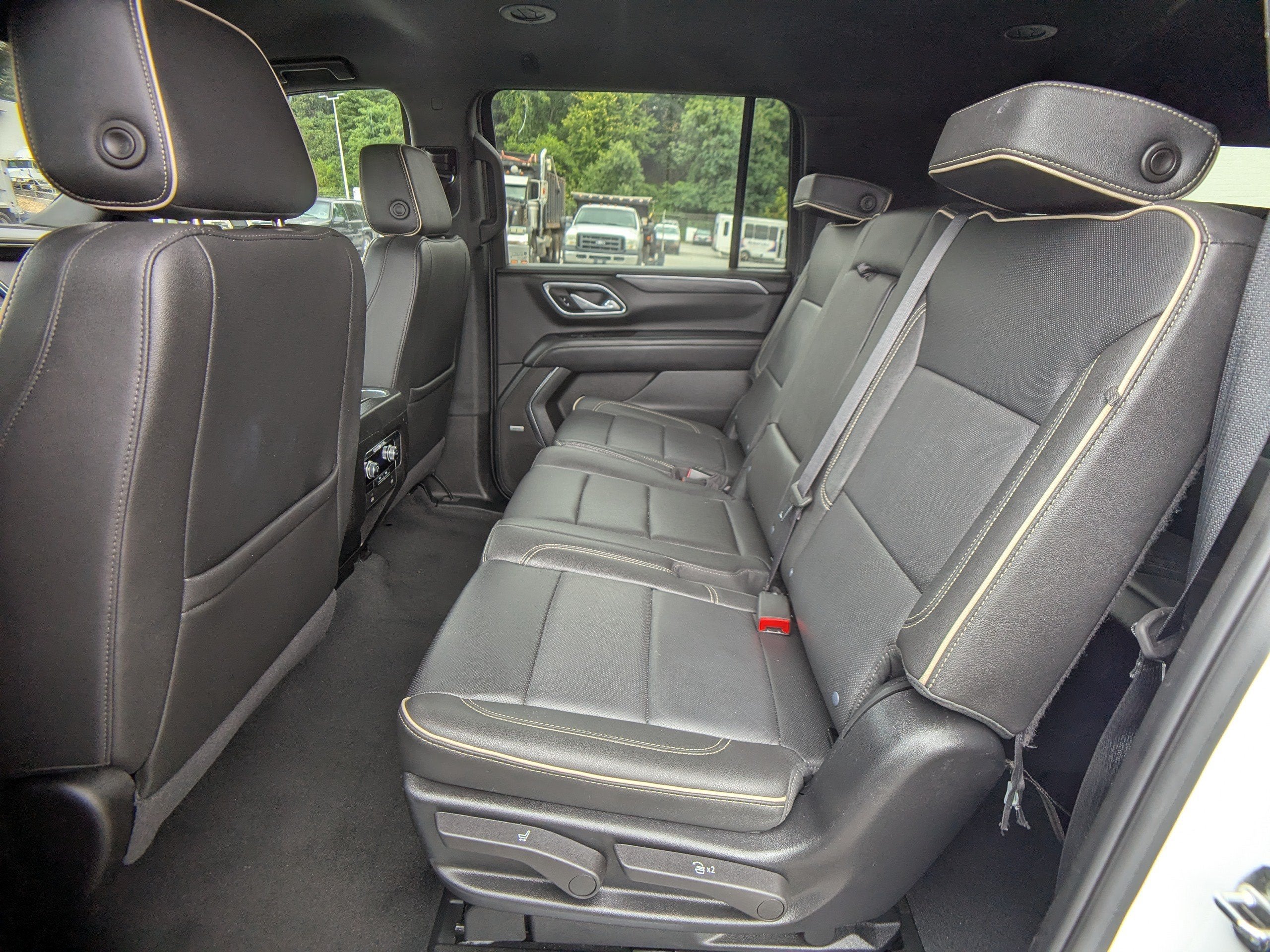 2024 GMC Yukon XL SLT