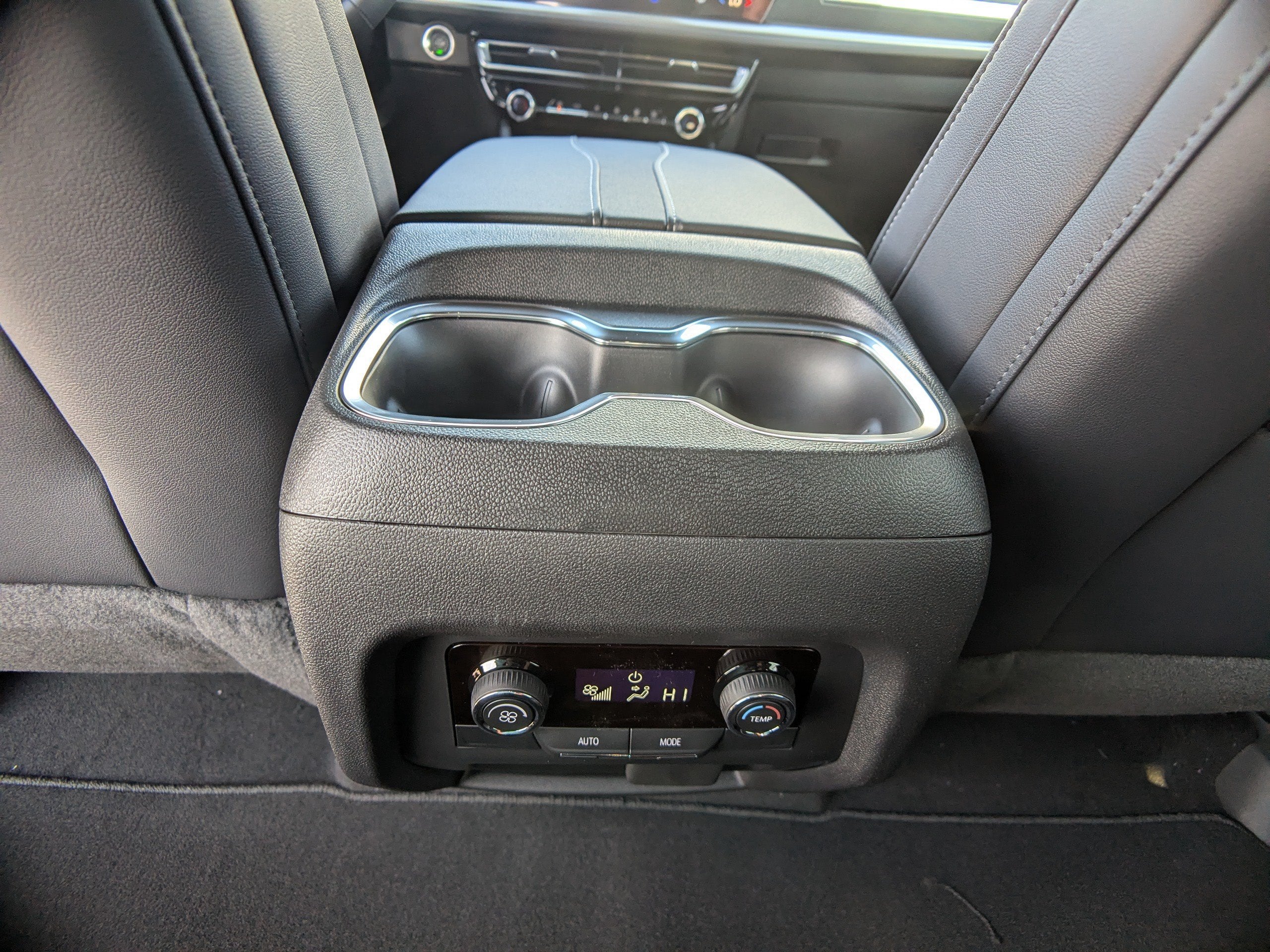 2027 Chevrolet Traverse LT - Photo 13