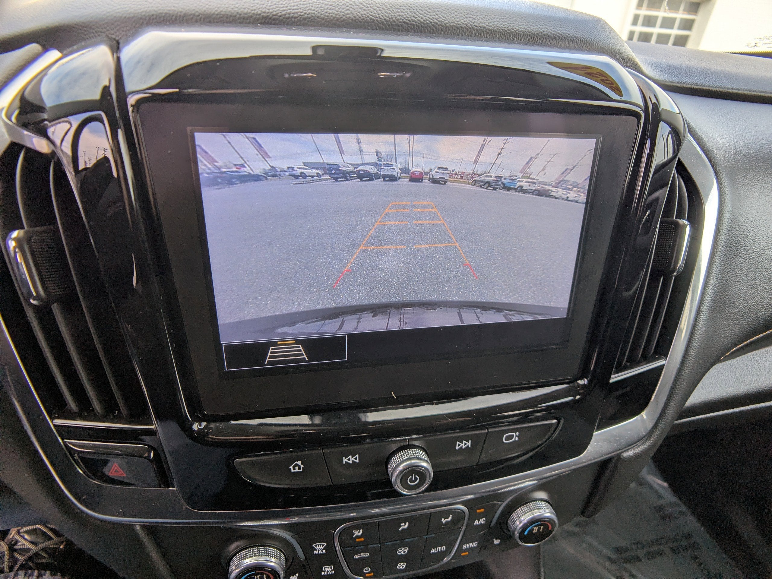 2021 Chevrolet Traverse LT Cloth