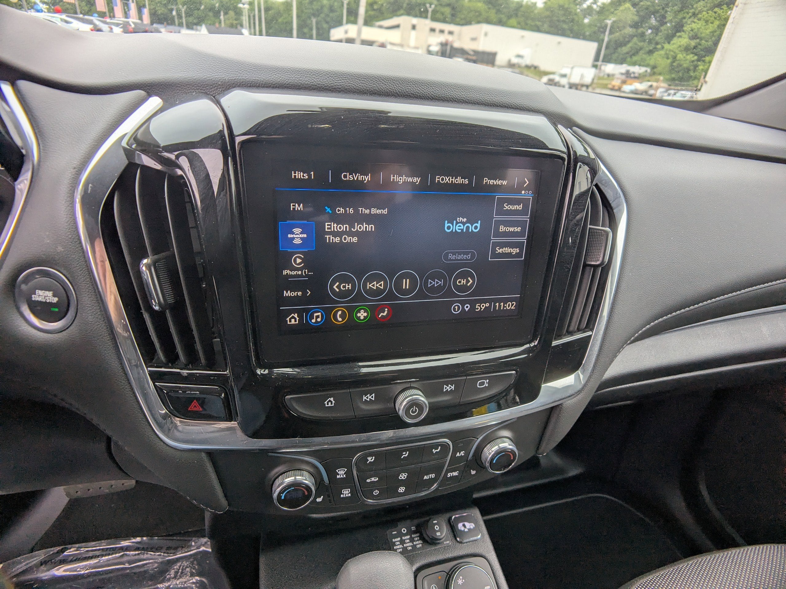 2023 Chevrolet Traverse LT Cloth