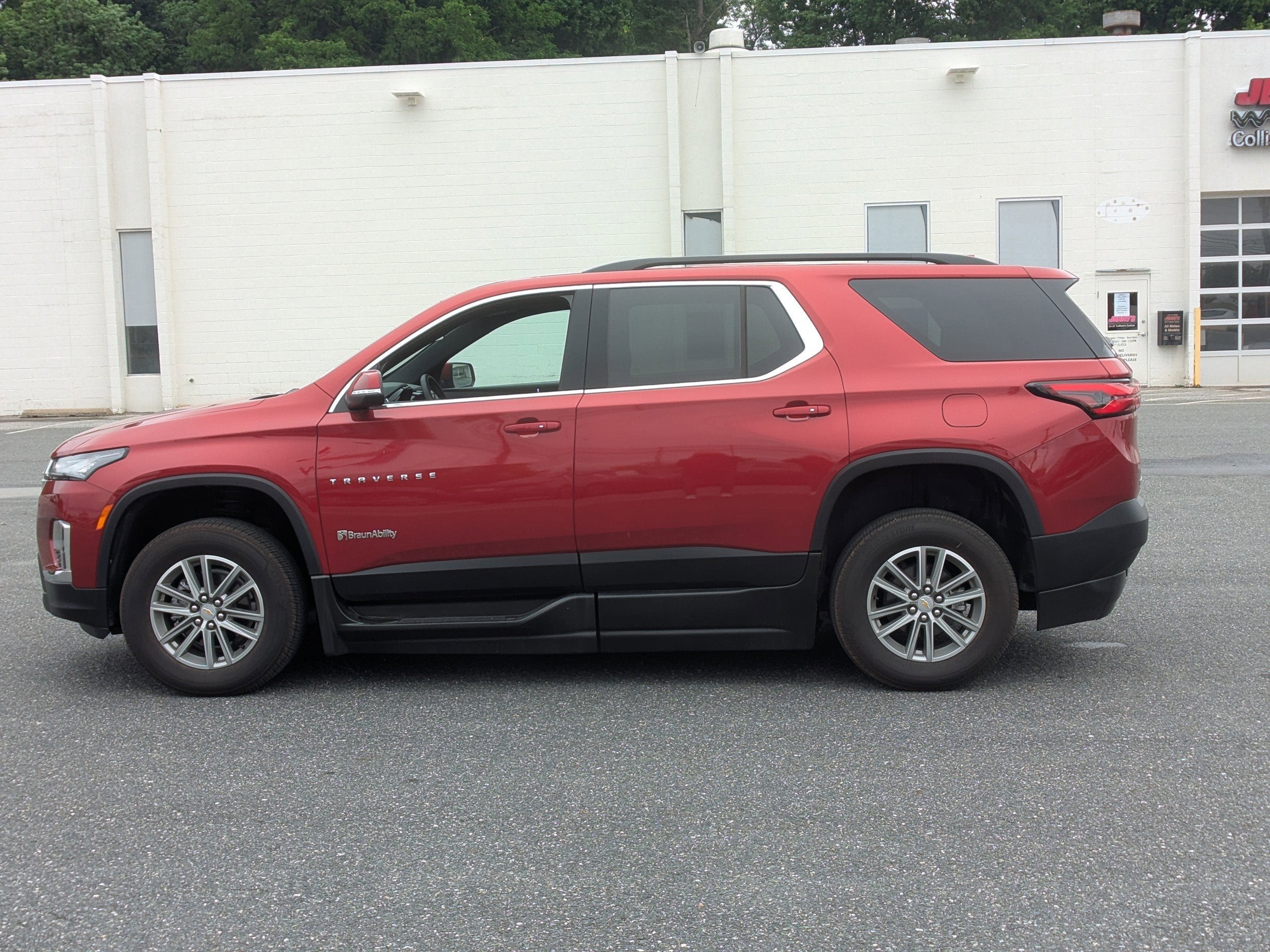 2023 Chevrolet Traverse LT Cloth