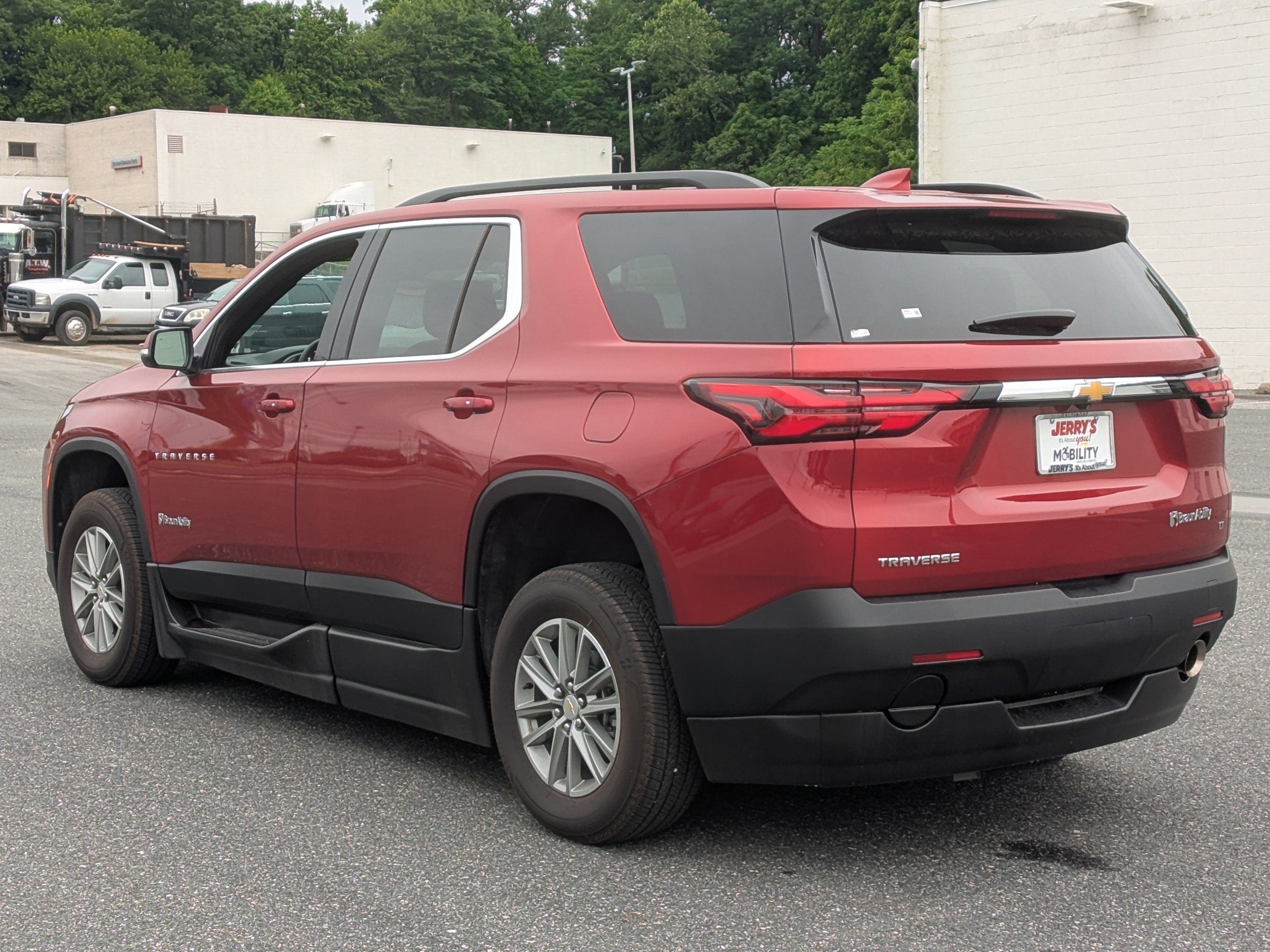 2023 Chevrolet Traverse LT Cloth