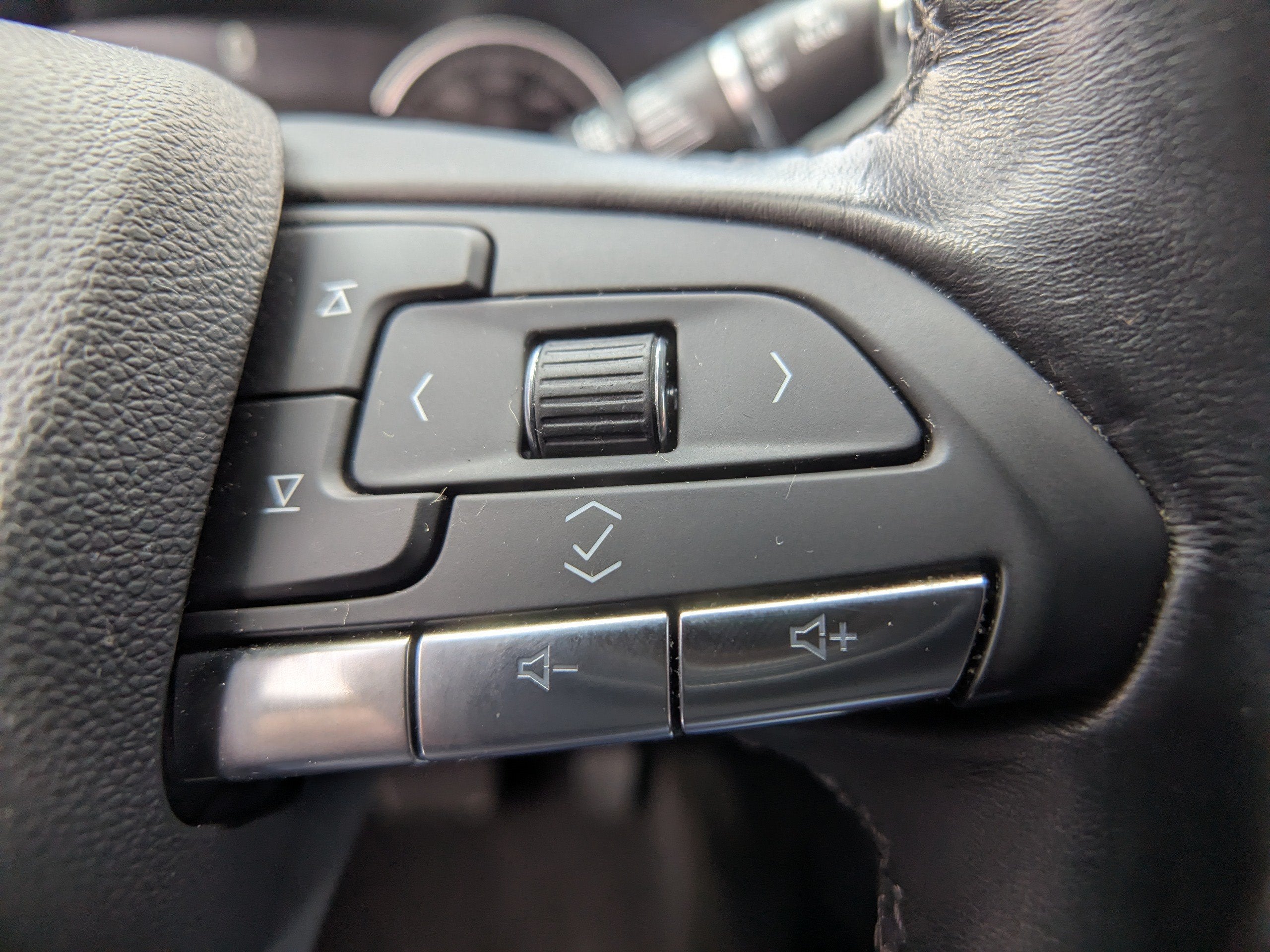 2023 Cadillac XT4 AWD Luxury