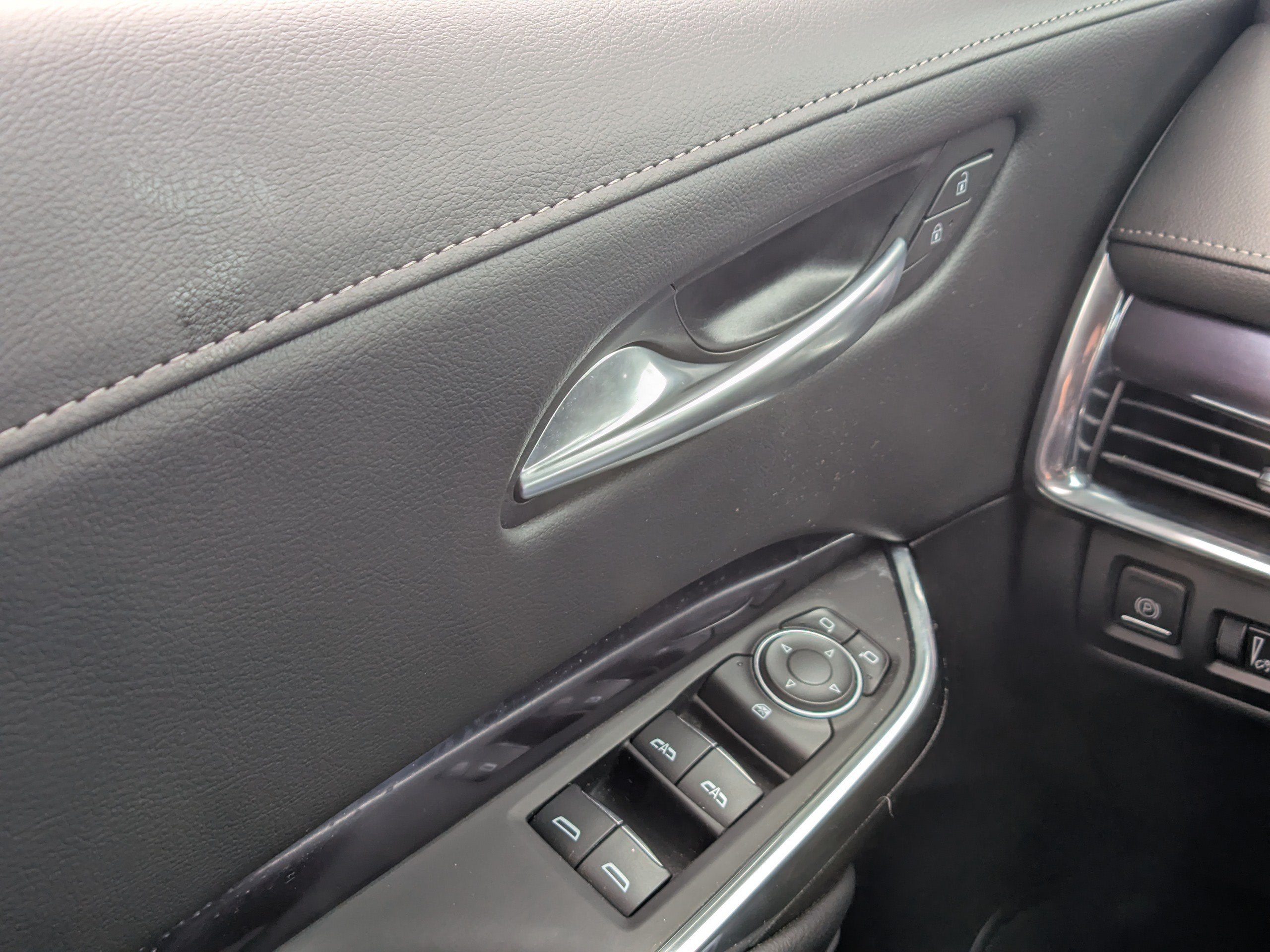 2023 Cadillac XT4 AWD Luxury