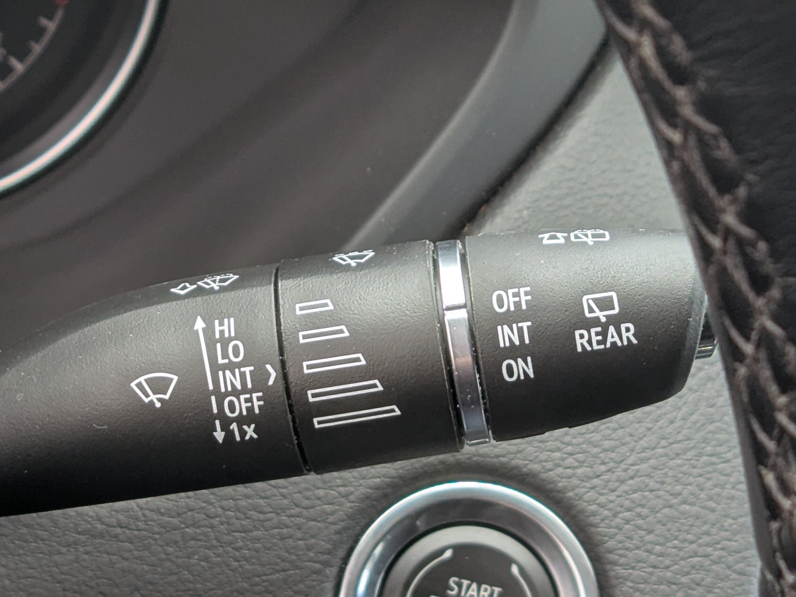 2023 Cadillac XT4 AWD Luxury