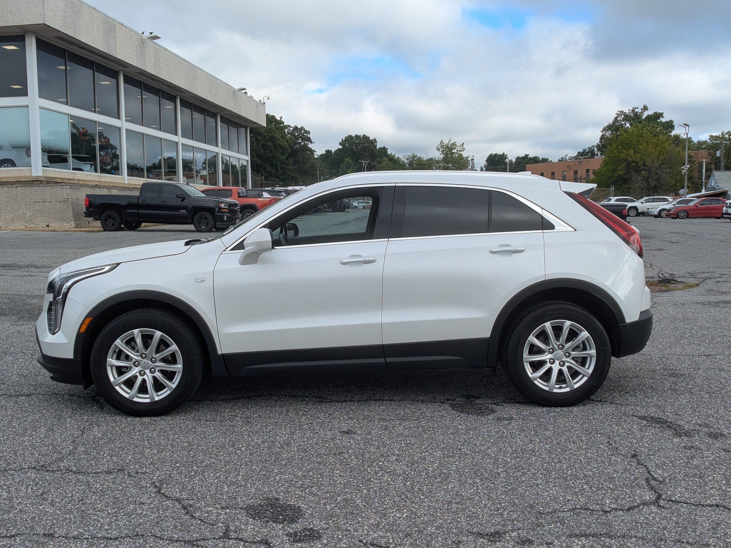 2023 Cadillac XT4 AWD Luxury