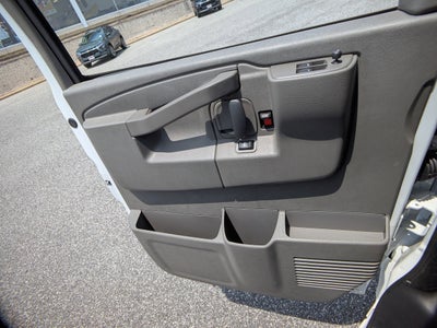 2025 Chevrolet Express Cutaway 3500 1WT